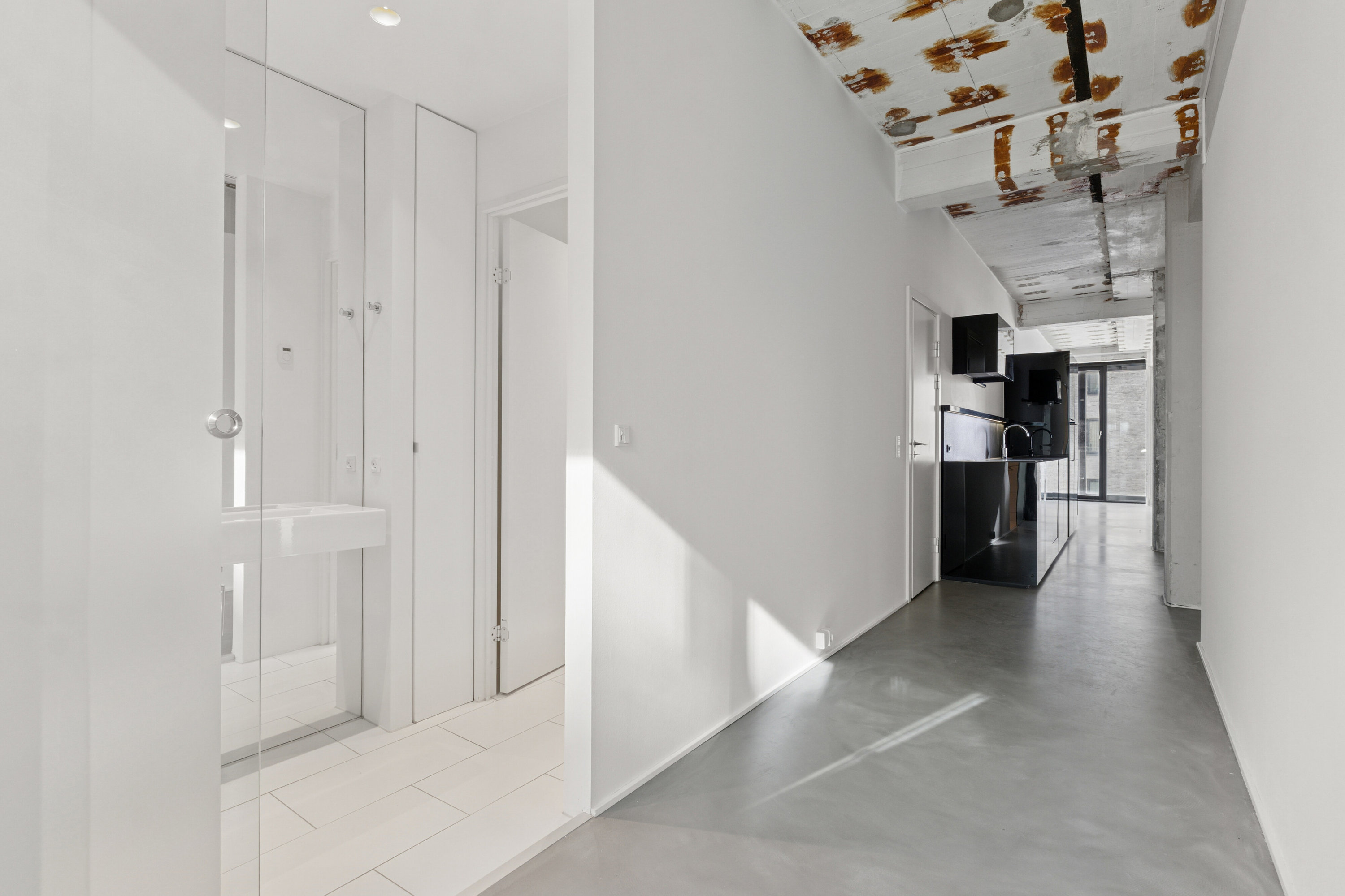 Fremhævet gang billede i fuldskærmstilstand. Billede af UDEN BOPÆLSPLIGT - Islands Brygge 79E, 2. tv., 2300 København S