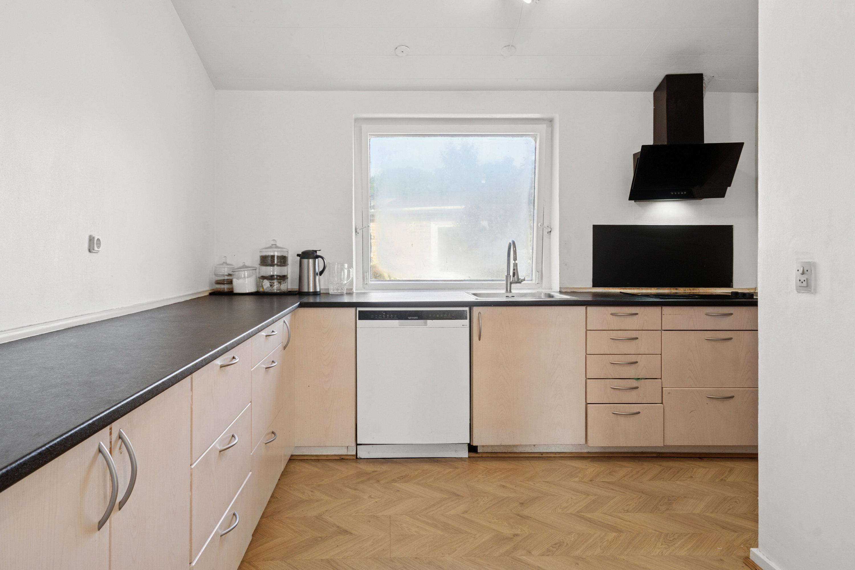 Fremhævet køkken billede i fuldskærmstilstand. Billede af Korup Åbakke 1, Korup, 5210 Odense NV