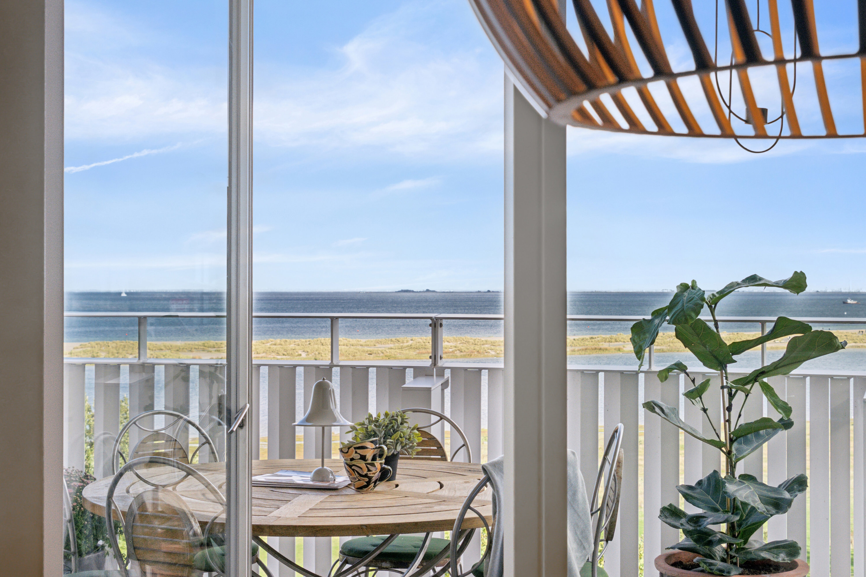 Miniaturebillede 1: udsigt. Billede af Amager Strandvej 110B, 6. tv., 2300 København S