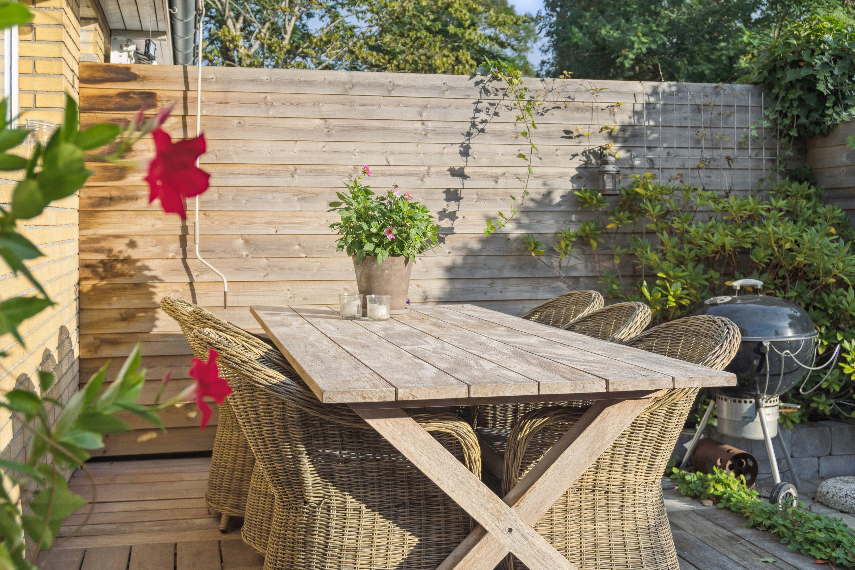 Fremhævet udendørs billede i fuldskærmstilstand. Billede af Holmekrogen 24, 2830 Virum