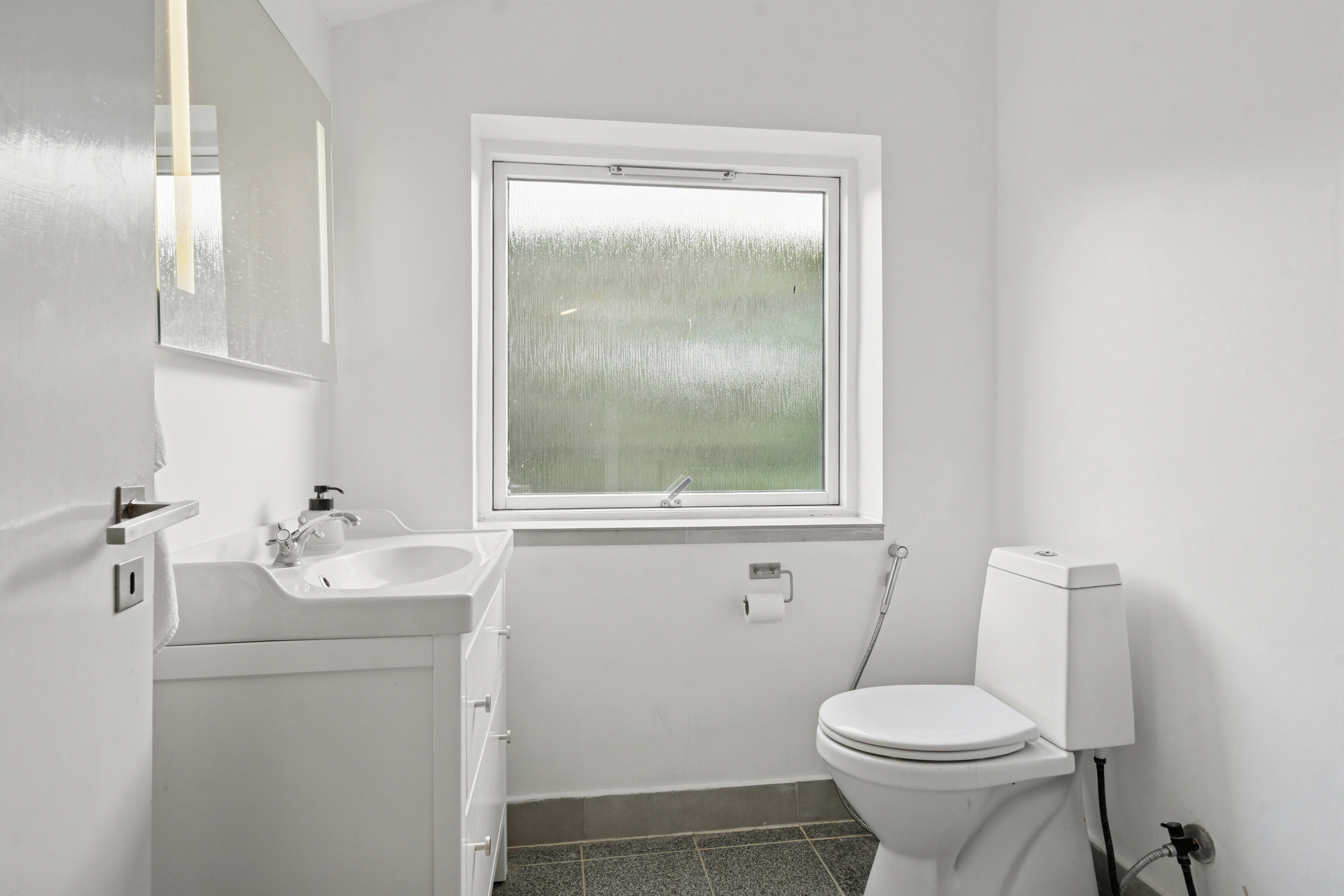 Fremhævet badeværelse billede i fuldskærmstilstand. Billede af Korup Åbakke 1, Korup, 5210 Odense NV