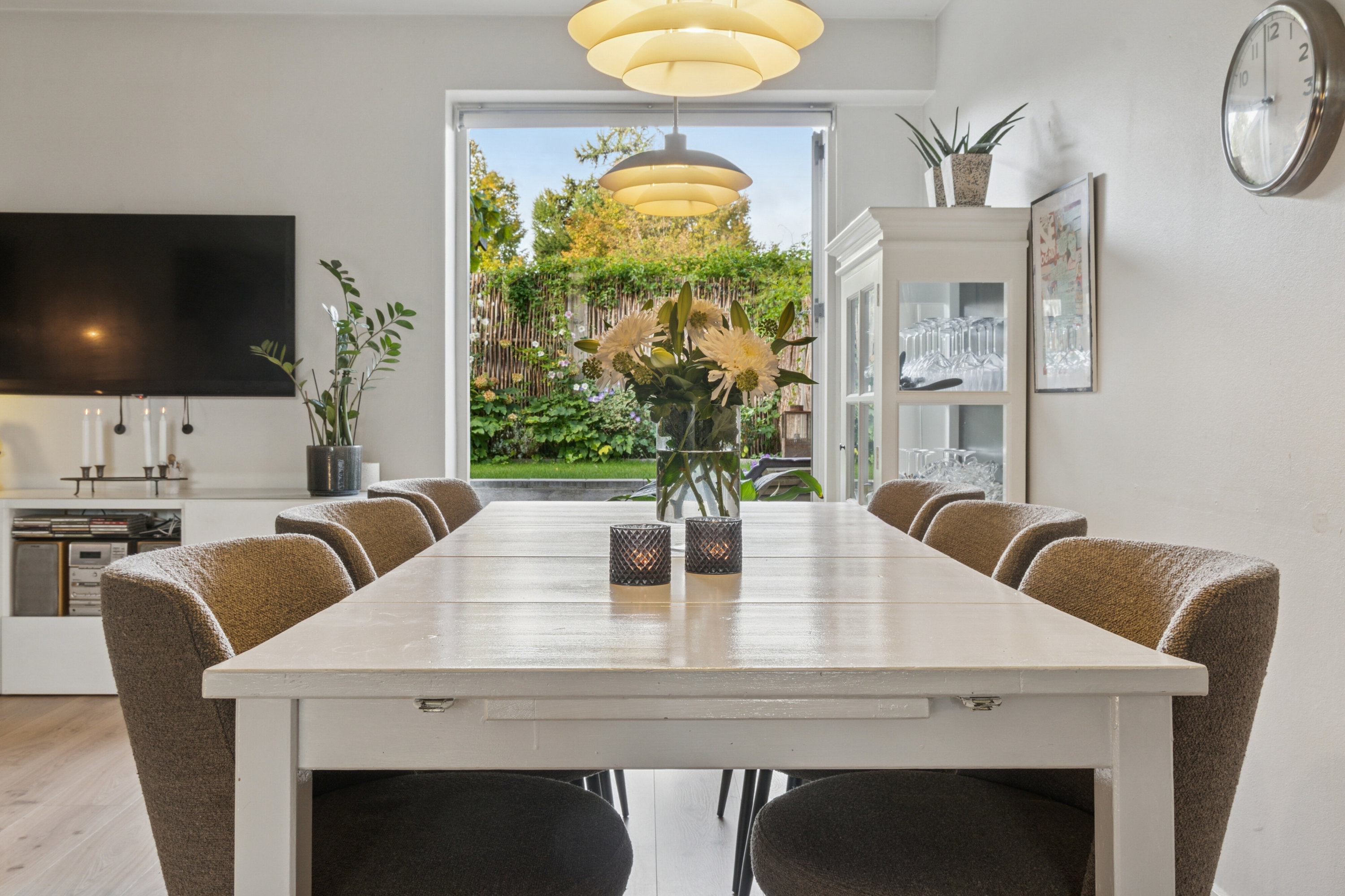 Fremhævet spisestue billede i fuldskærmstilstand. Billede af Holmekrogen 24, 2830 Virum