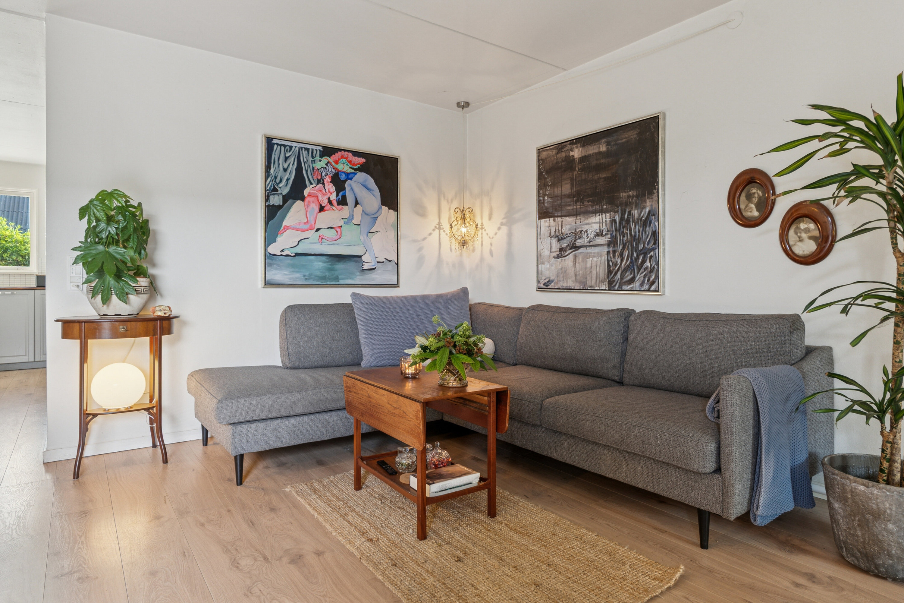 Fremhævet stue billede i fuldskærmstilstand. Billede af Holmekrogen 24, 2830 Virum