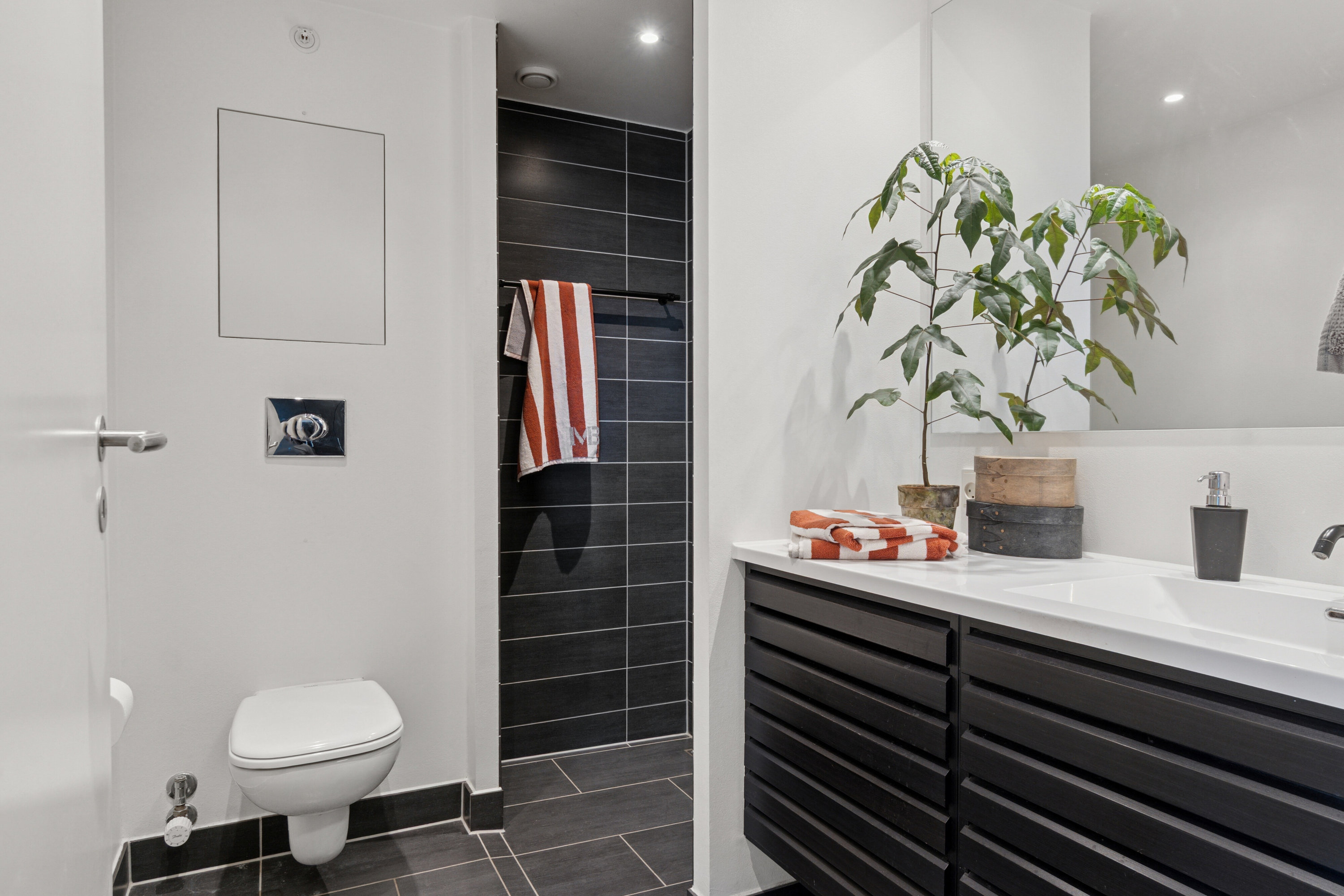 Fremhævet badeværelse billede i fuldskærmstilstand. Billede af Amager Strandvej 110B, 6. tv., 2300 København S