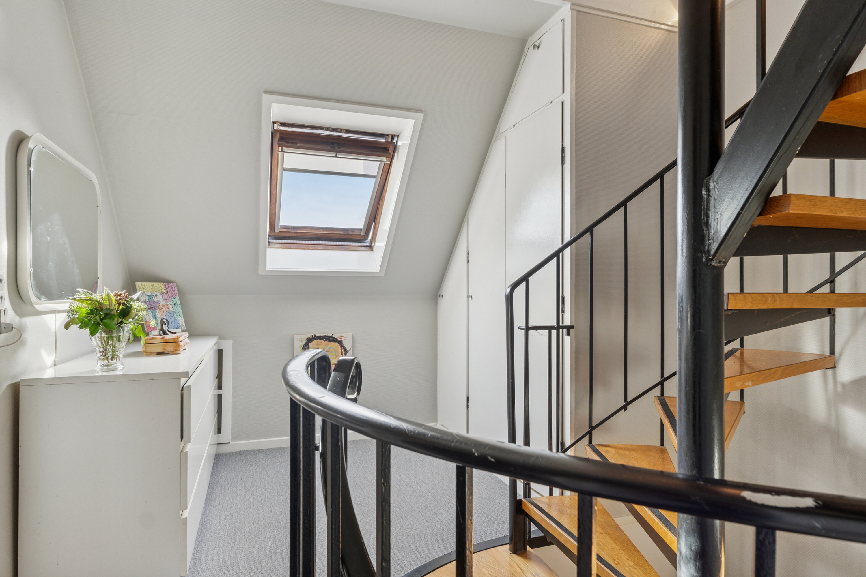 Fremhævet trappe billede i fuldskærmstilstand. Billede af Holmekrogen 24, 2830 Virum