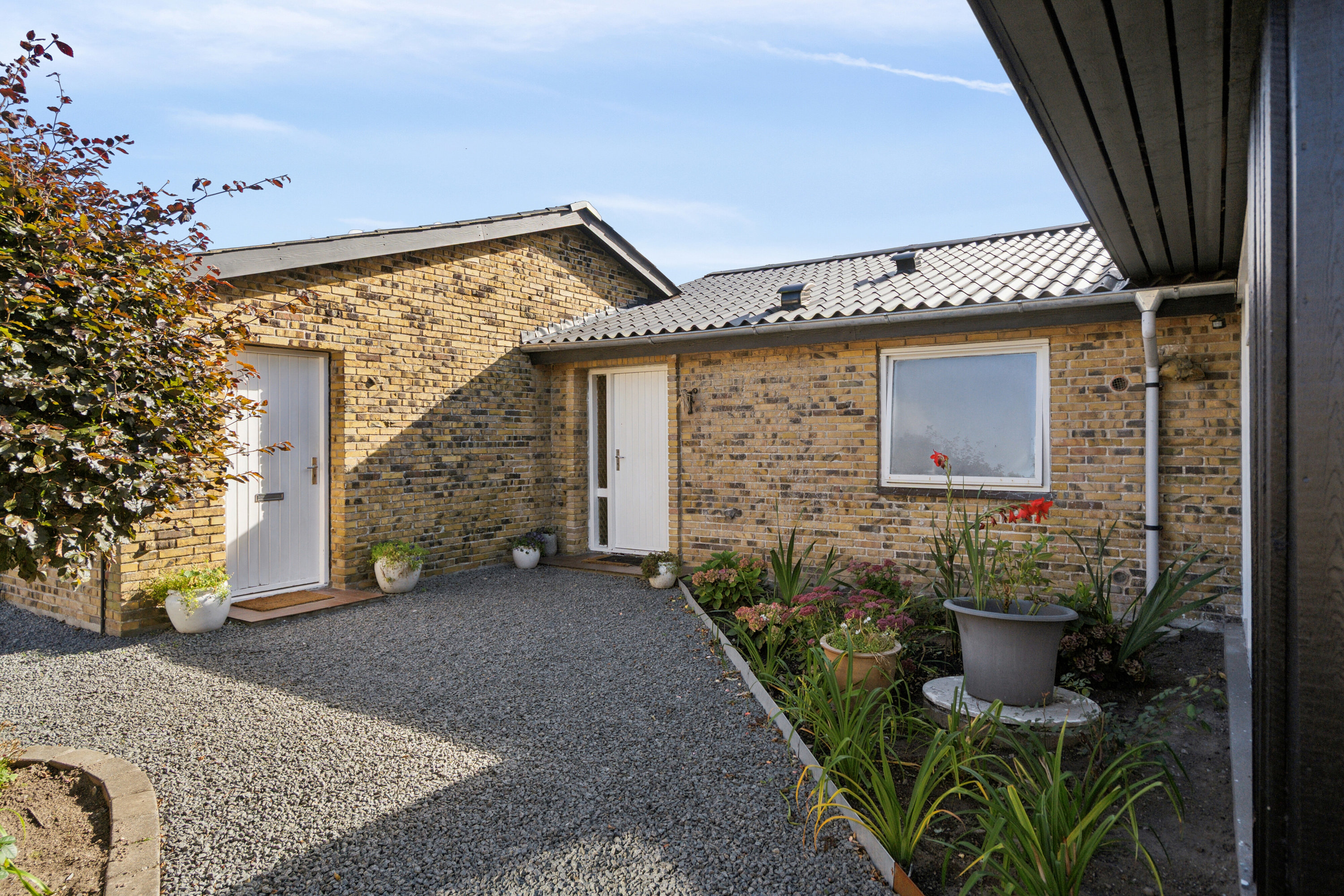 Fremhævet udendørs billede i fuldskærmstilstand. Billede af Korup Åbakke 1, Korup, 5210 Odense NV