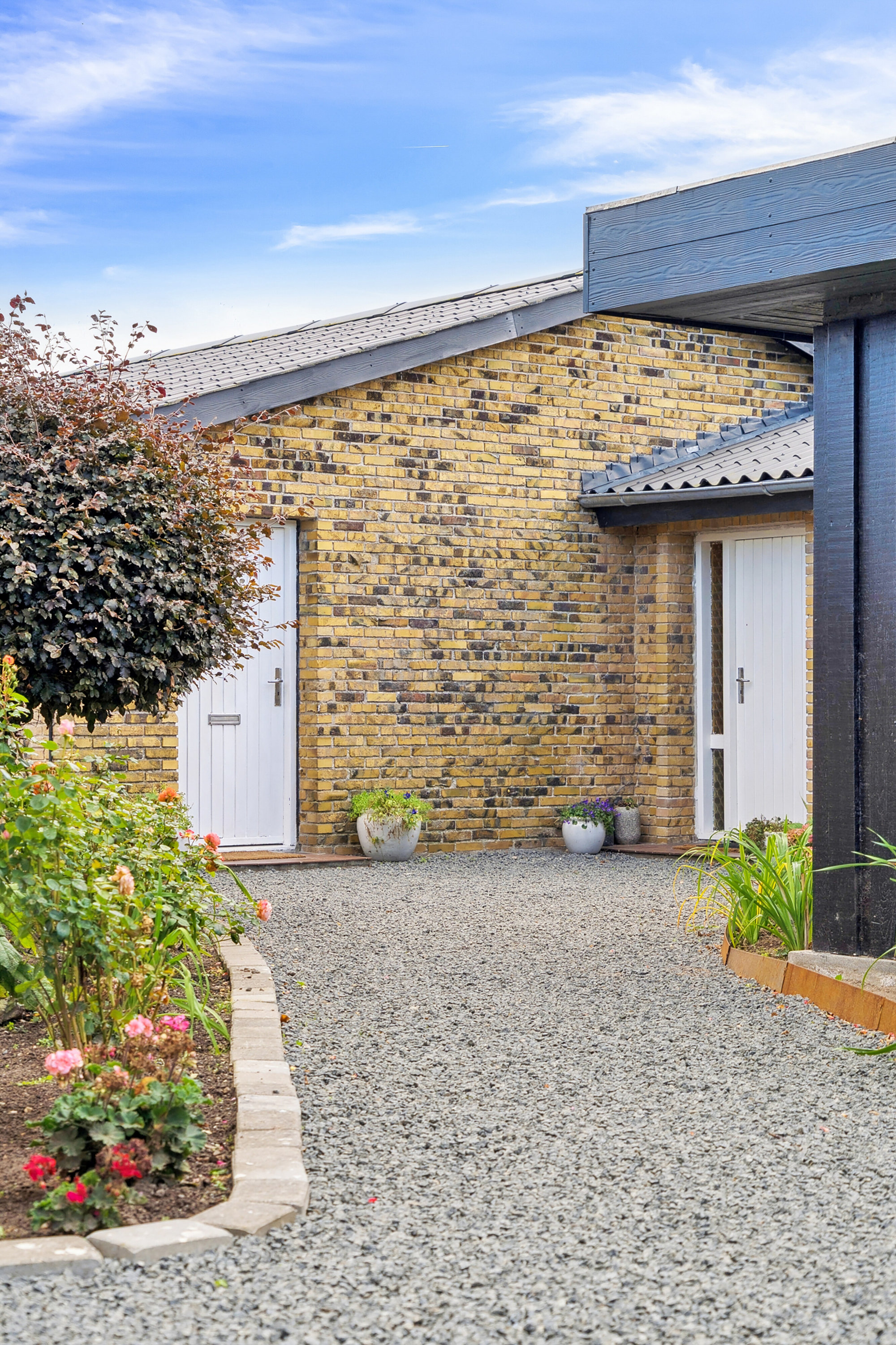 Fremhævet set fra vejen billede i fuldskærmstilstand. Billede af Korup Åbakke 1, Korup, 5210 Odense NV