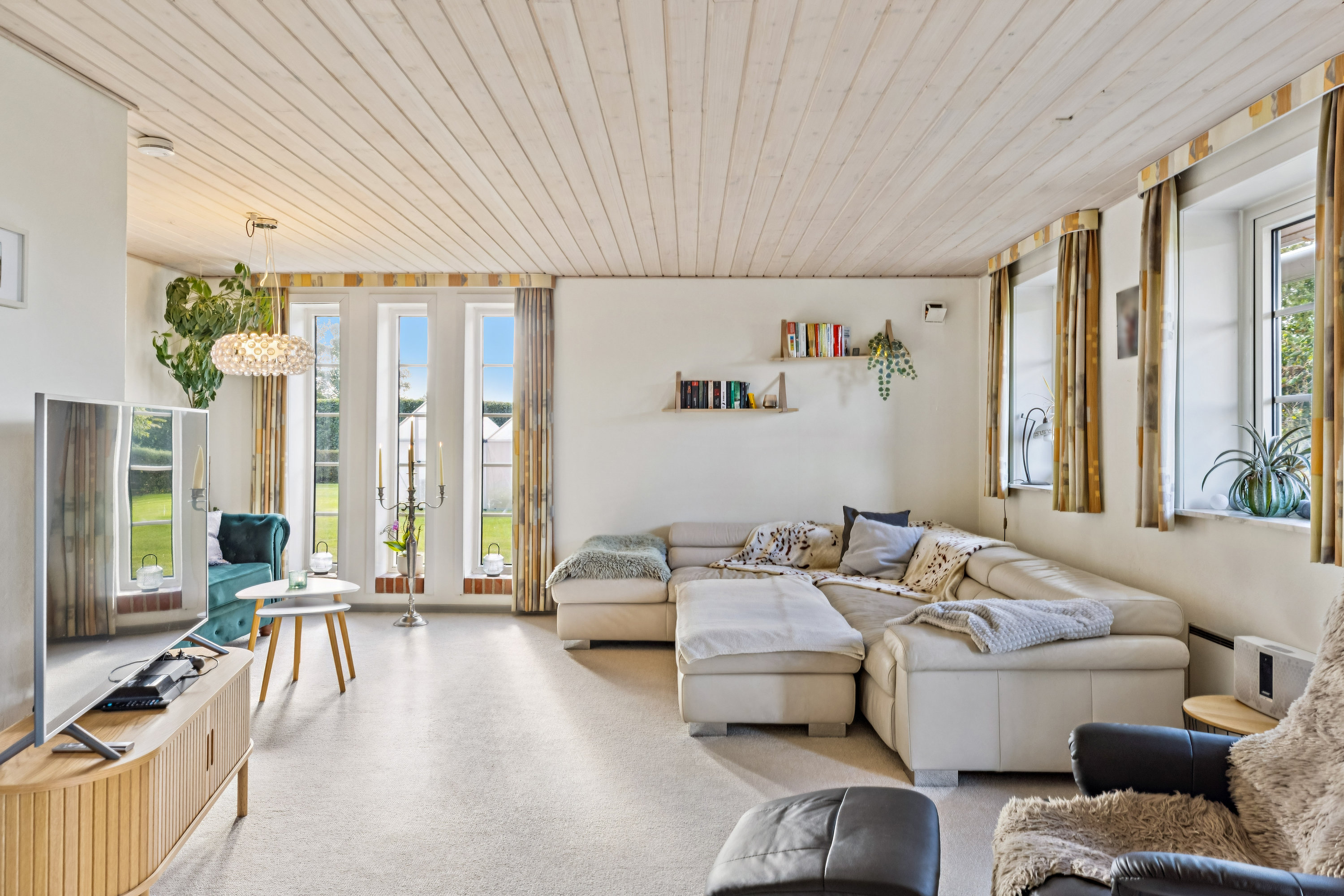 Fremhævet stue billede i fuldskærmstilstand. Billede af Koldingvej 85, Kalvslund, 6760 Ribe