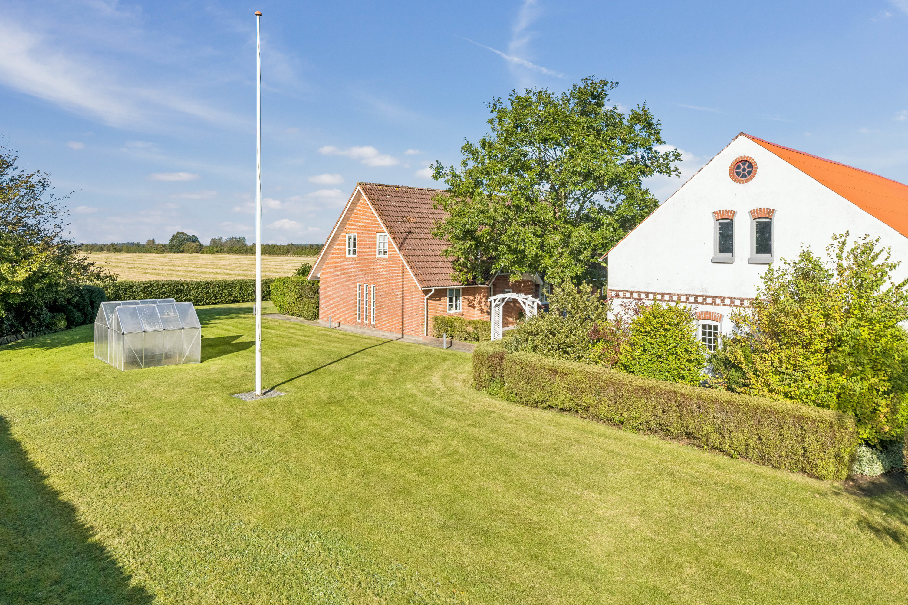 Fremhævet have billede i fuldskærmstilstand. Billede af Koldingvej 85, Kalvslund, 6760 Ribe