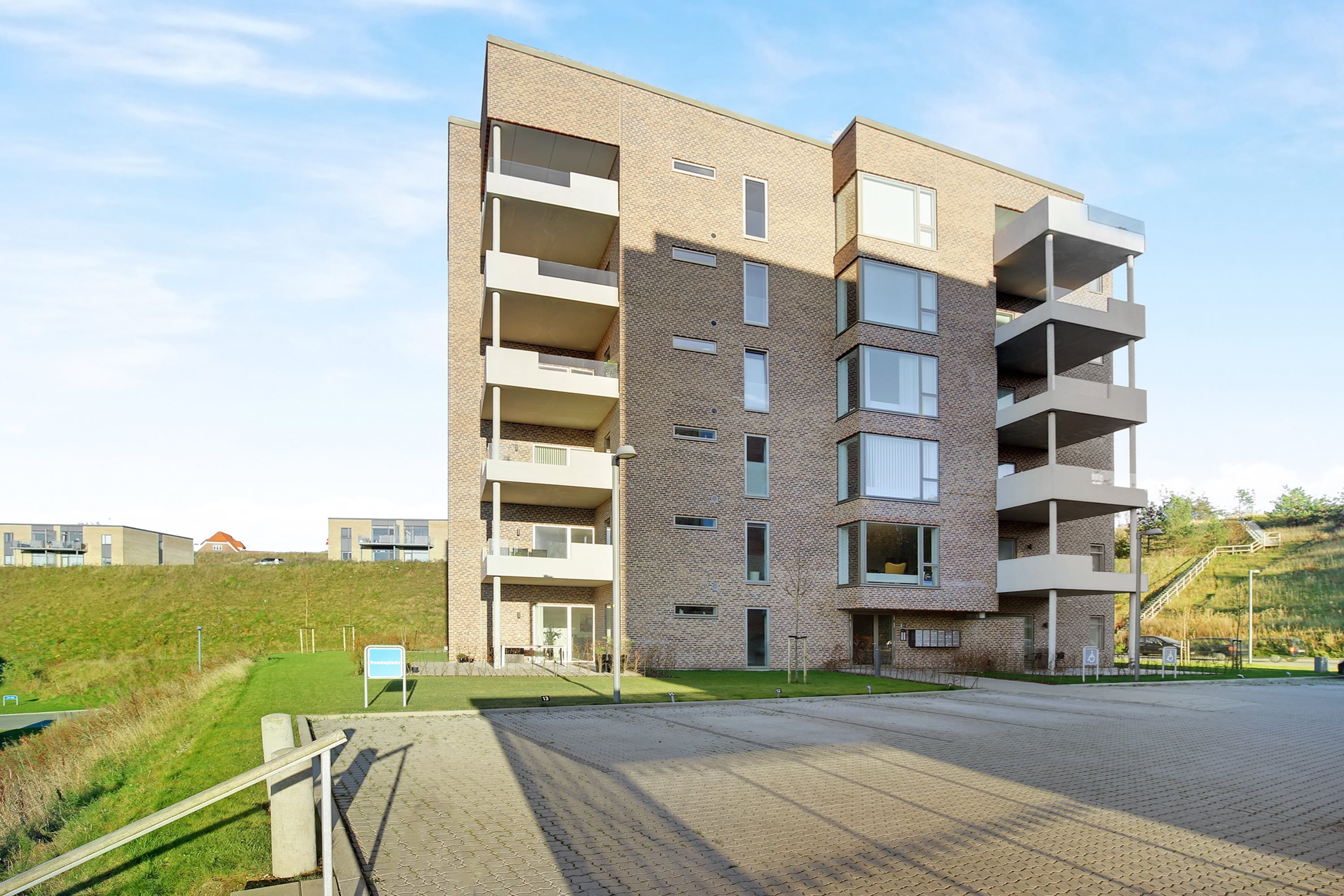 Fremhævet ejendommen billede i fuldskærmstilstand. Billede af Kridtsløjfen 21, 1. 2., 9000 Aalborg