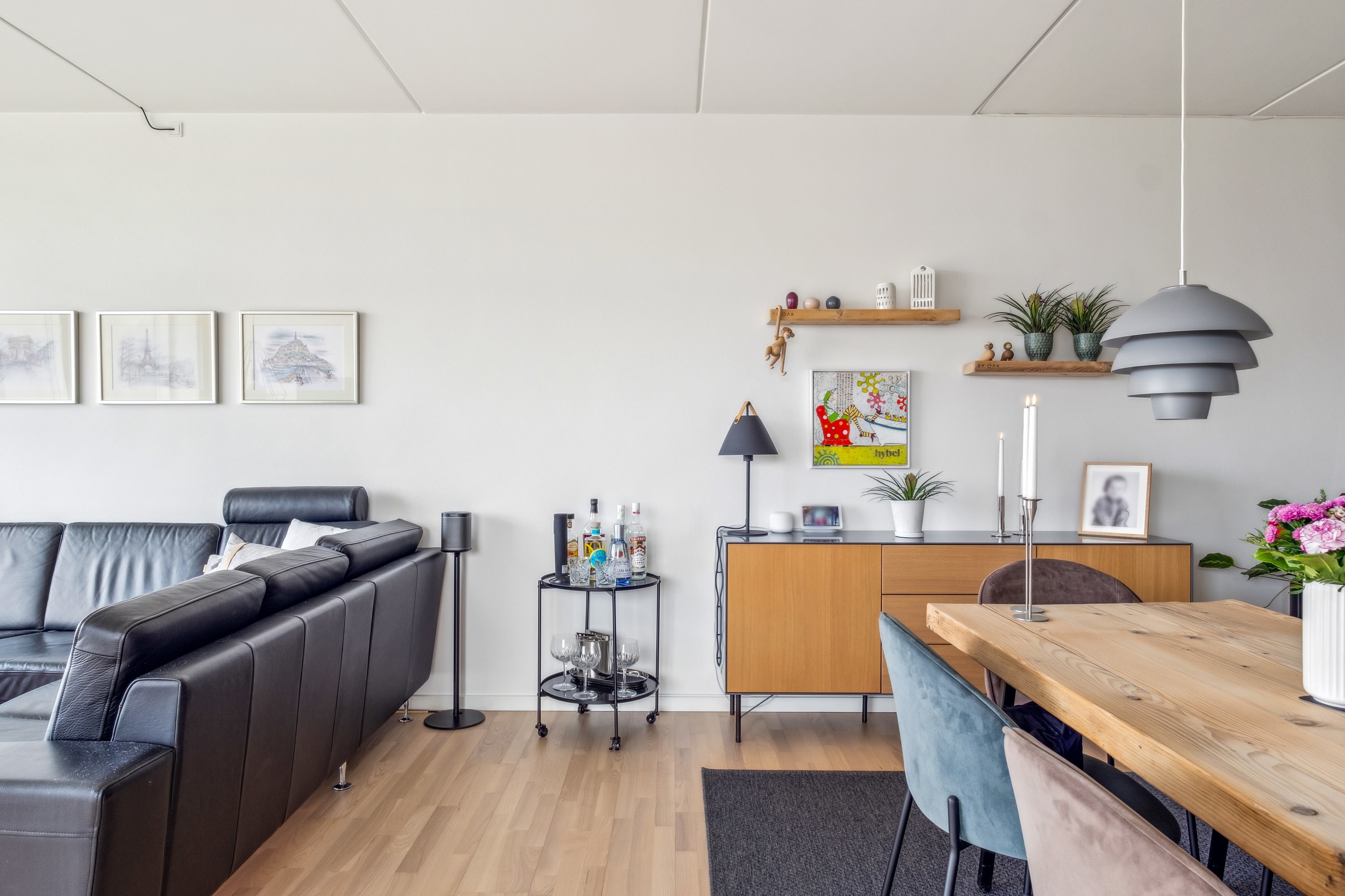 Fremhævet køkken-alrum billede i fuldskærmstilstand. Billede af Kridtsløjfen 21, 1. 2., 9000 Aalborg