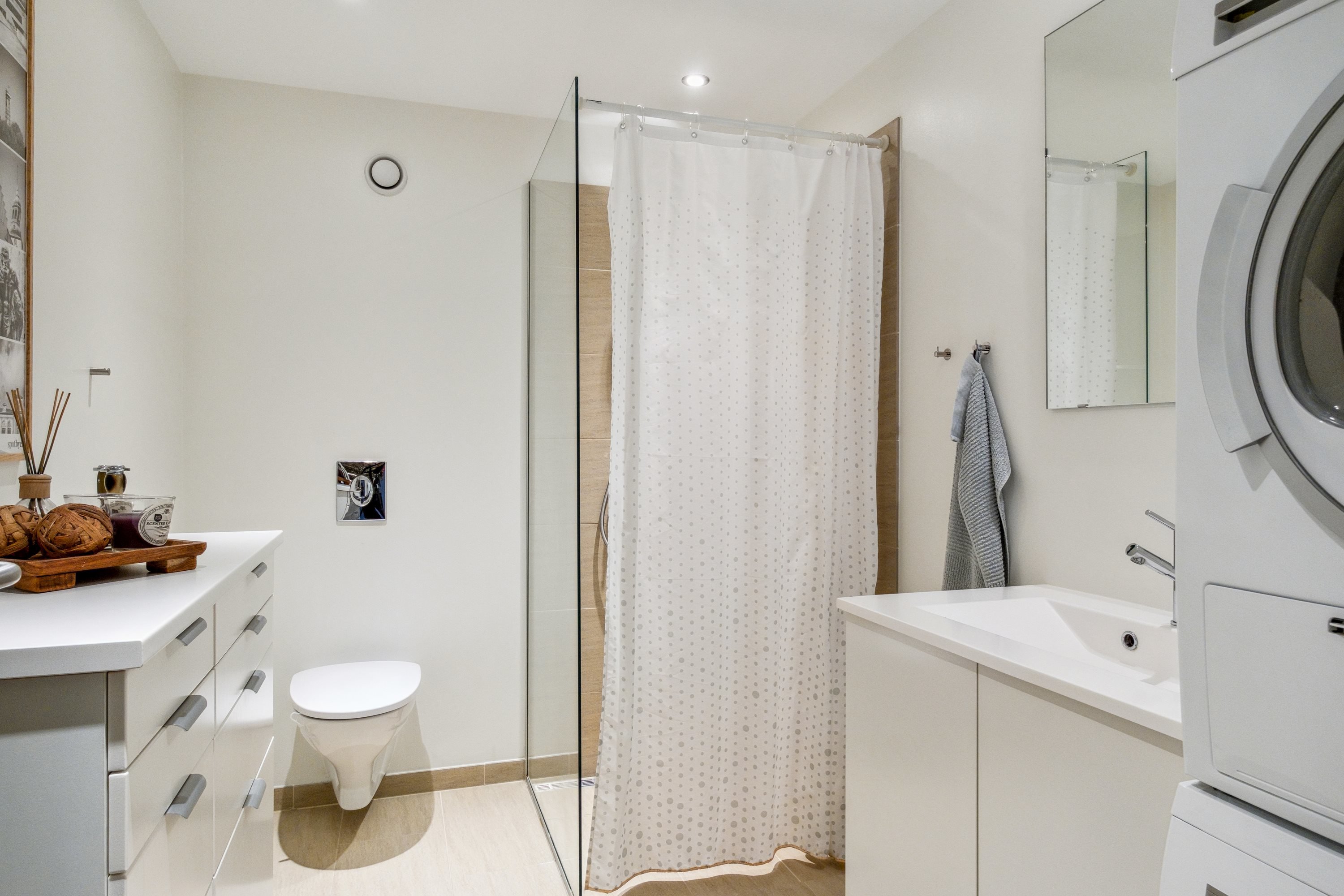 Fremhævet badeværelse billede i fuldskærmstilstand. Billede af Kridtsløjfen 21, 1. 2., 9000 Aalborg