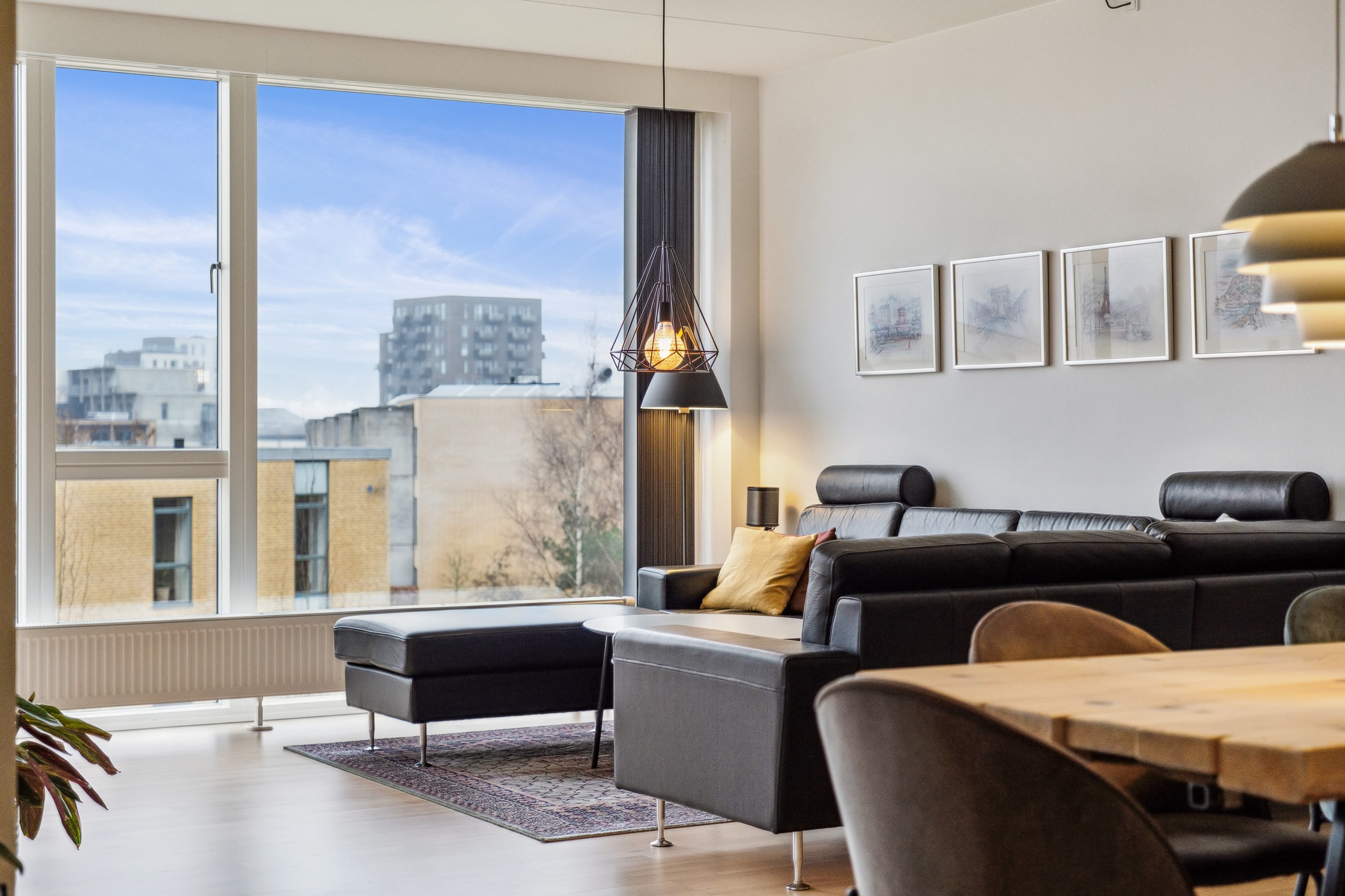 Fremhævet stue billede i fuldskærmstilstand. Billede af Kridtsløjfen 21, 1. 2., 9000 Aalborg