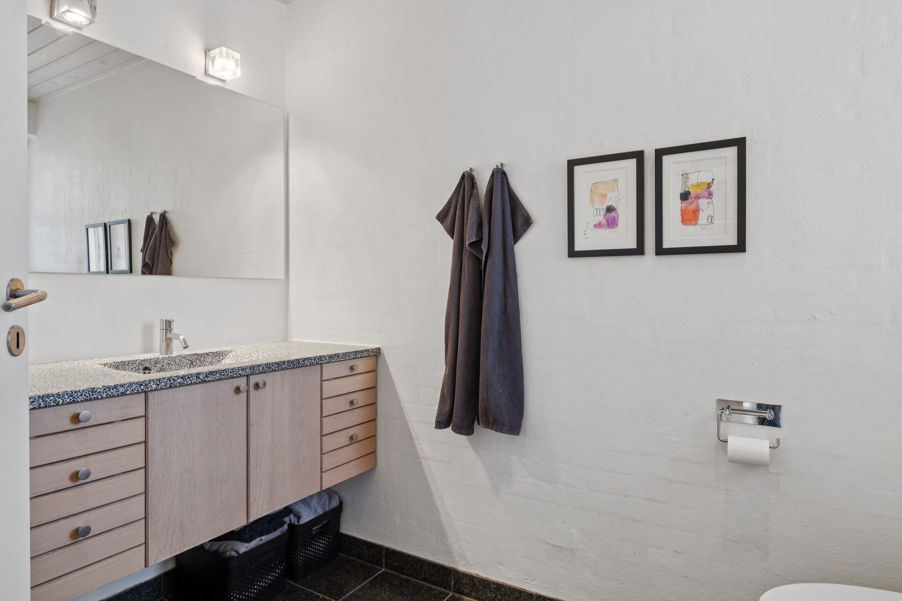 Fremhævet badeværelse billede i fuldskærmstilstand. Billede af Bævervej 18, 8660 Skanderborg