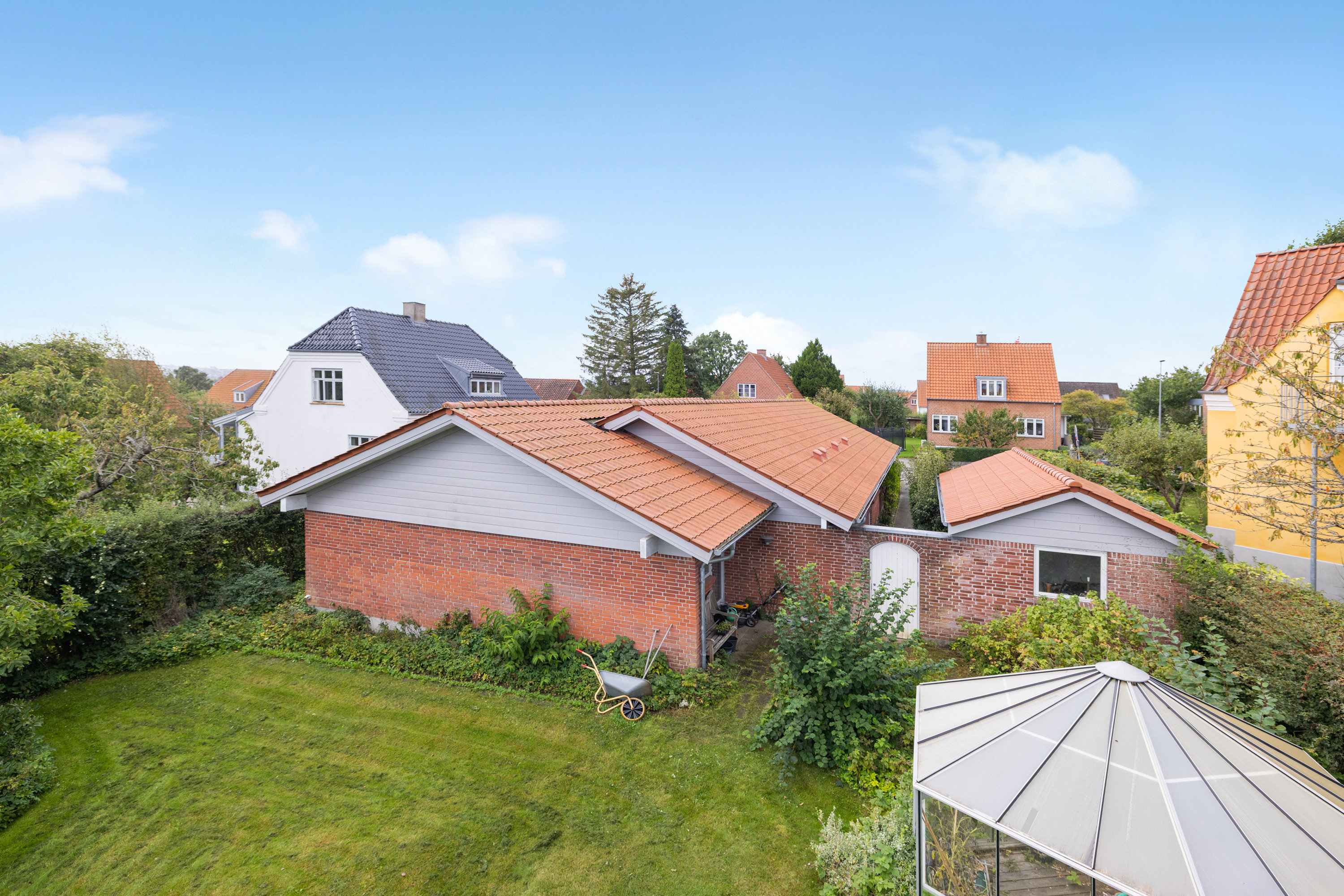 Fremhævet  billede i fuldskærmstilstand. Billede af Oehlenschlægersvej 7, 8230 Åbyhøj