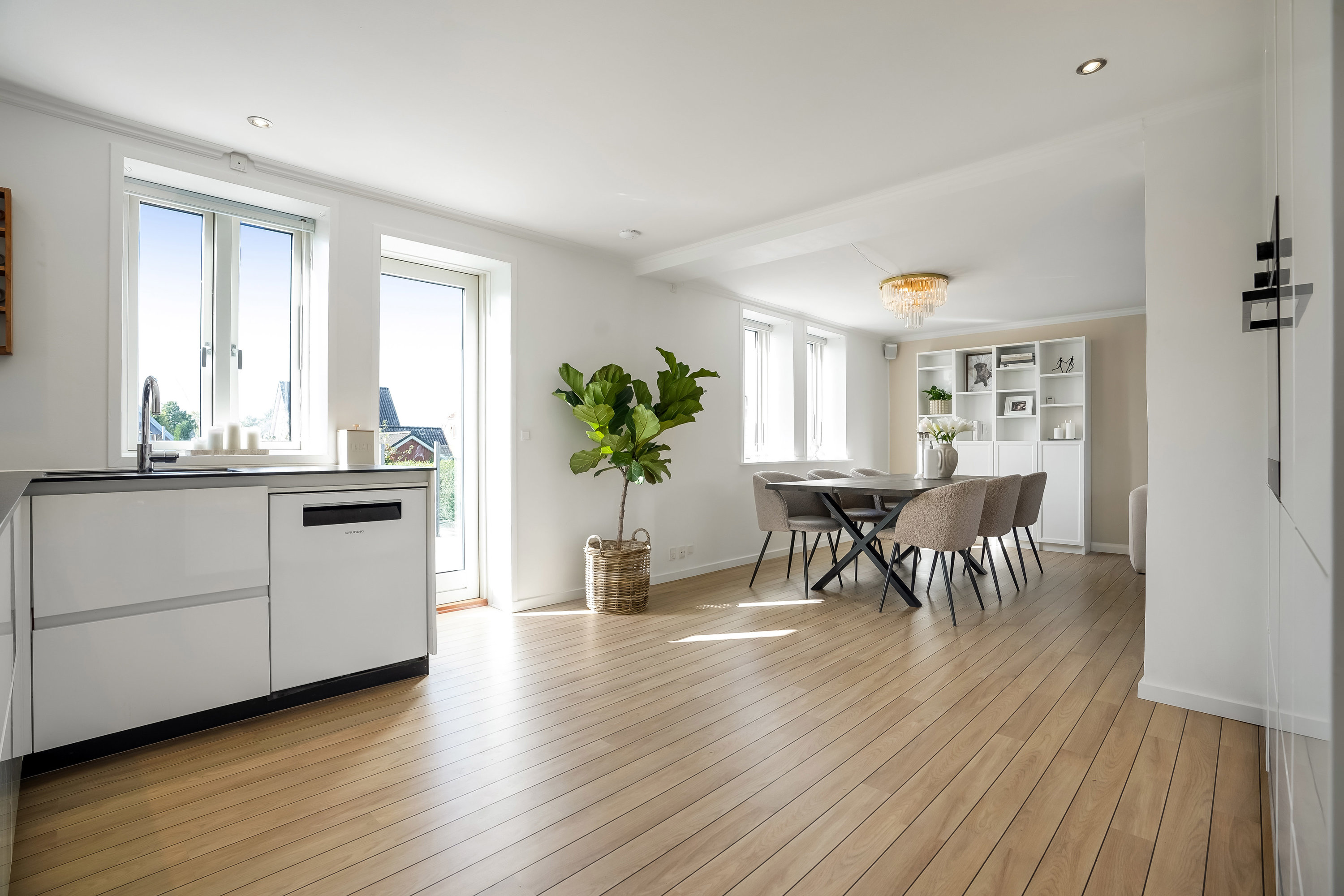 Fremhævet stue billede i fuldskærmstilstand. Billede af Solskinsvænget 3, 5500 Middelfart