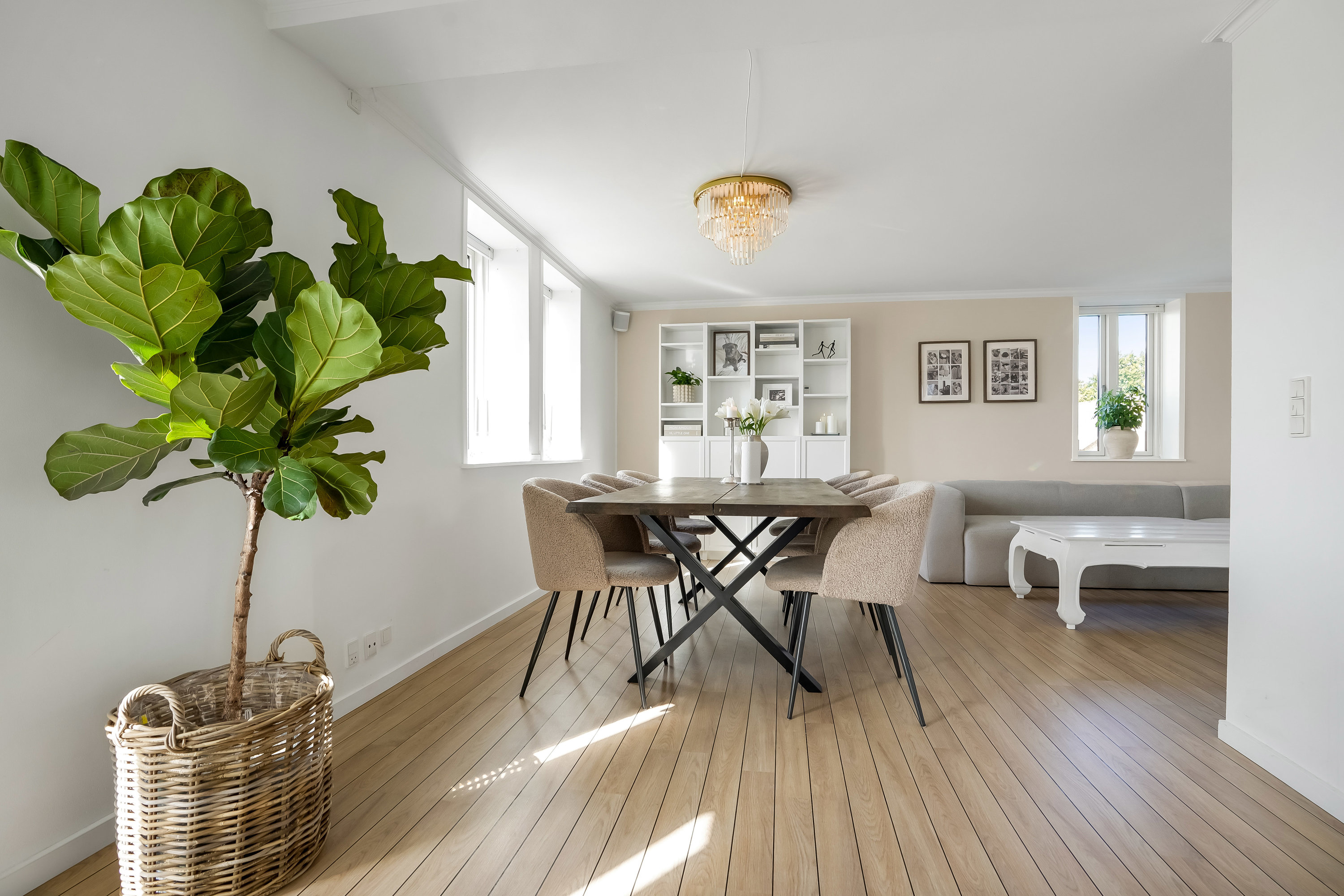 Fremhævet stue billede i fuldskærmstilstand. Billede af Solskinsvænget 3, 5500 Middelfart