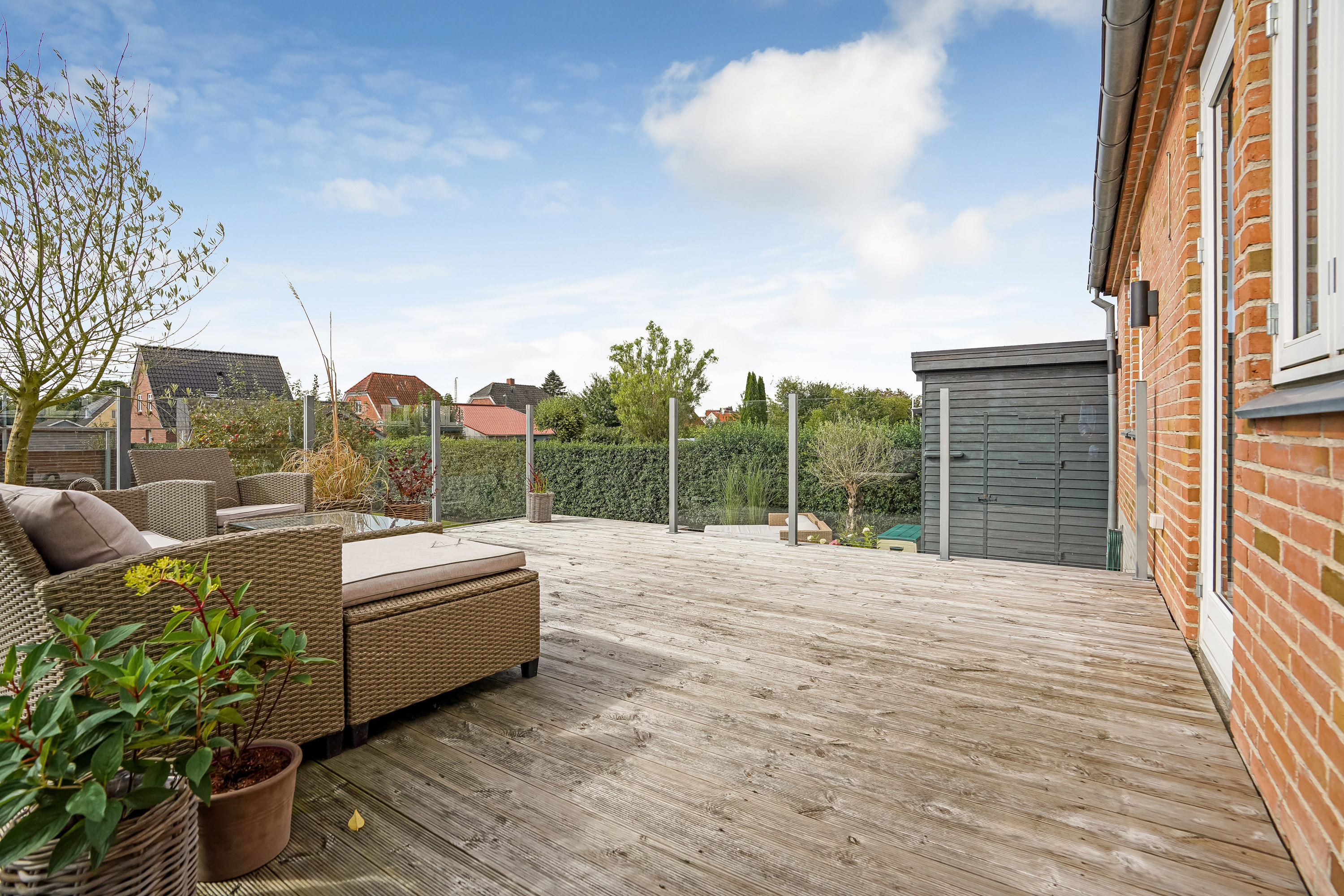 Fremhævet terrasse billede i fuldskærmstilstand. Billede af Solskinsvænget 3, 5500 Middelfart