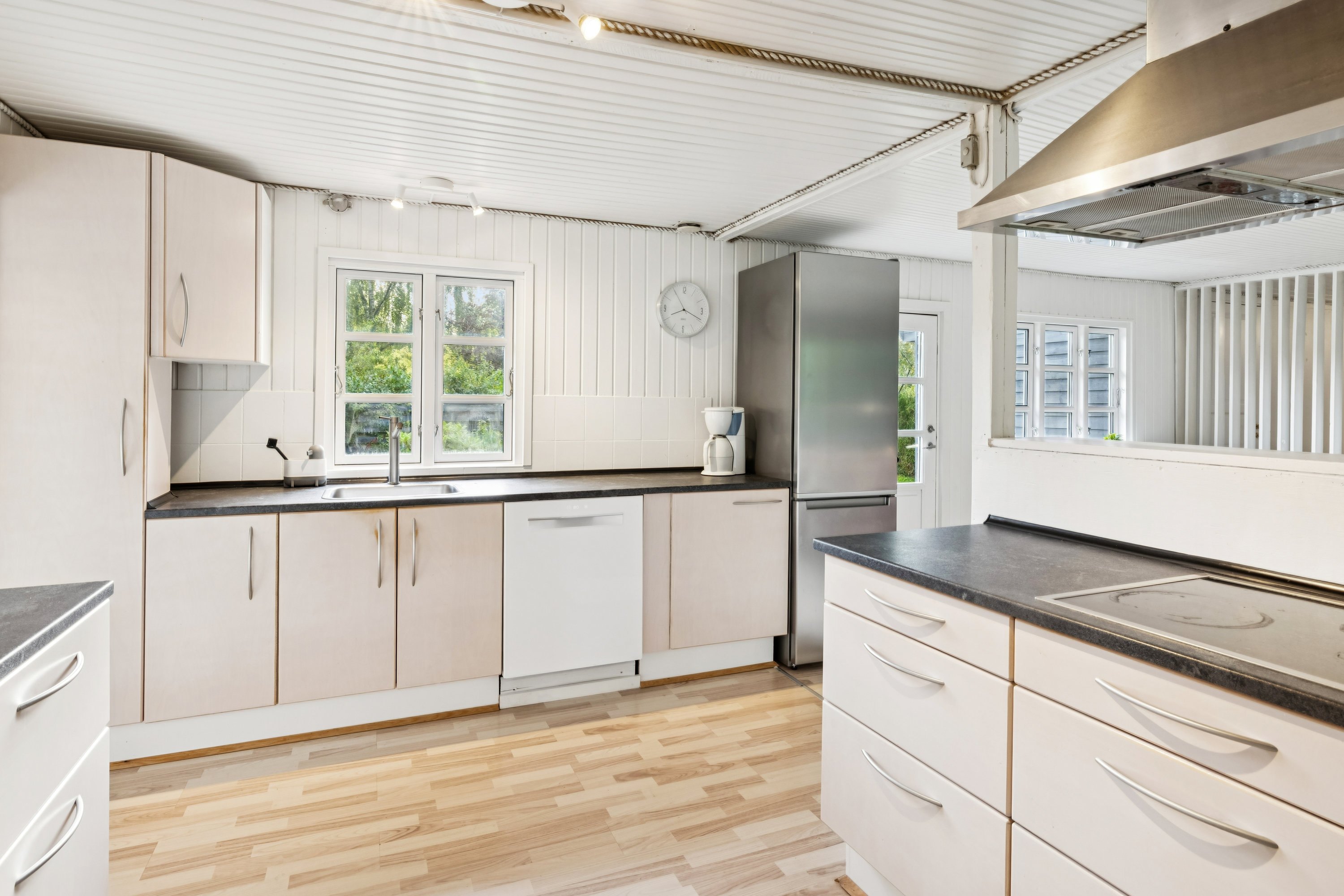 Fremhævet køkken billede i fuldskærmstilstand. Billede af Pindstrupvej 3, Thorsager, 8410 Rønde