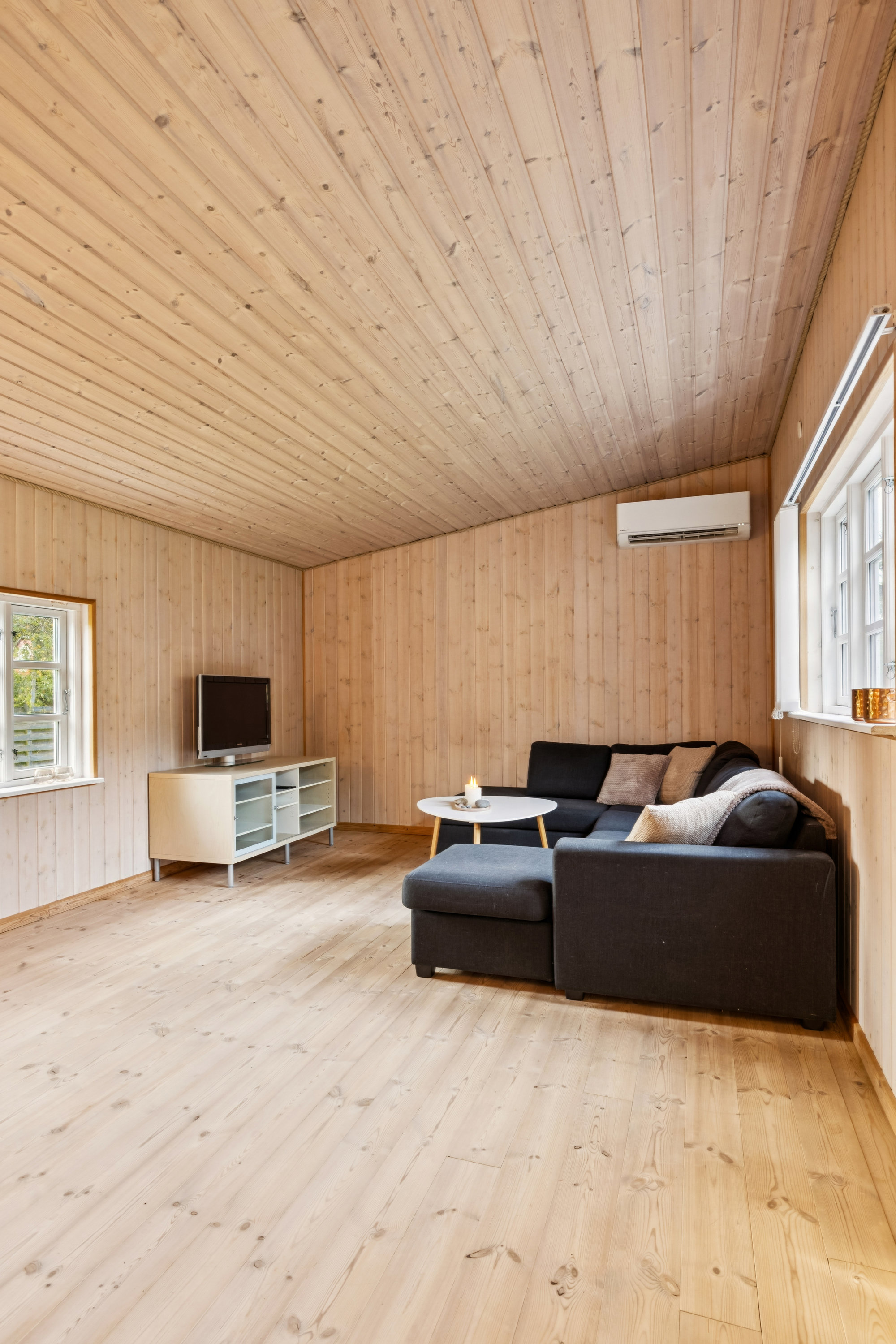 Fremhævet stue billede i fuldskærmstilstand. Billede af Pindstrupvej 3, Thorsager, 8410 Rønde