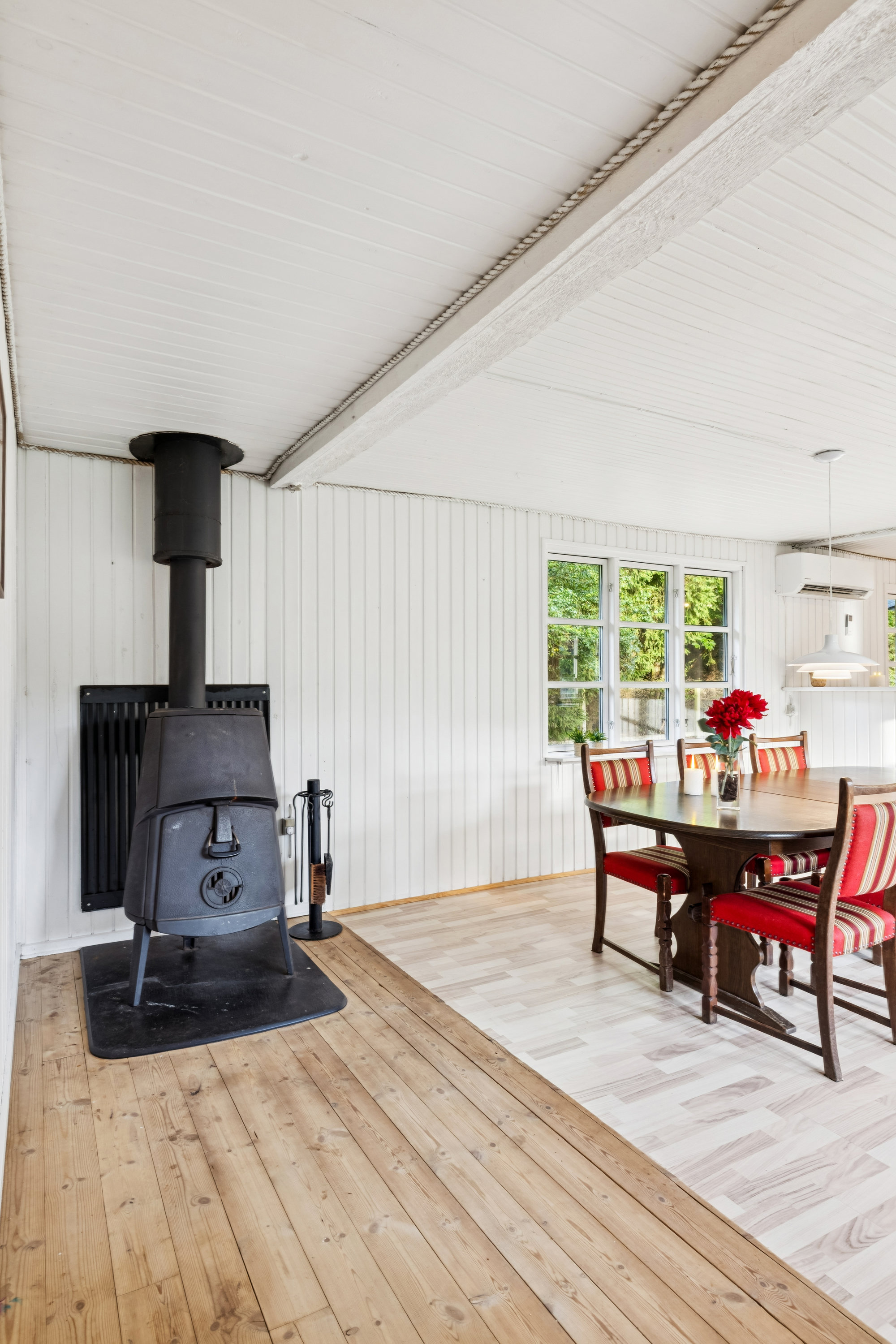 Fremhævet stue billede i fuldskærmstilstand. Billede af Pindstrupvej 3, Thorsager, 8410 Rønde