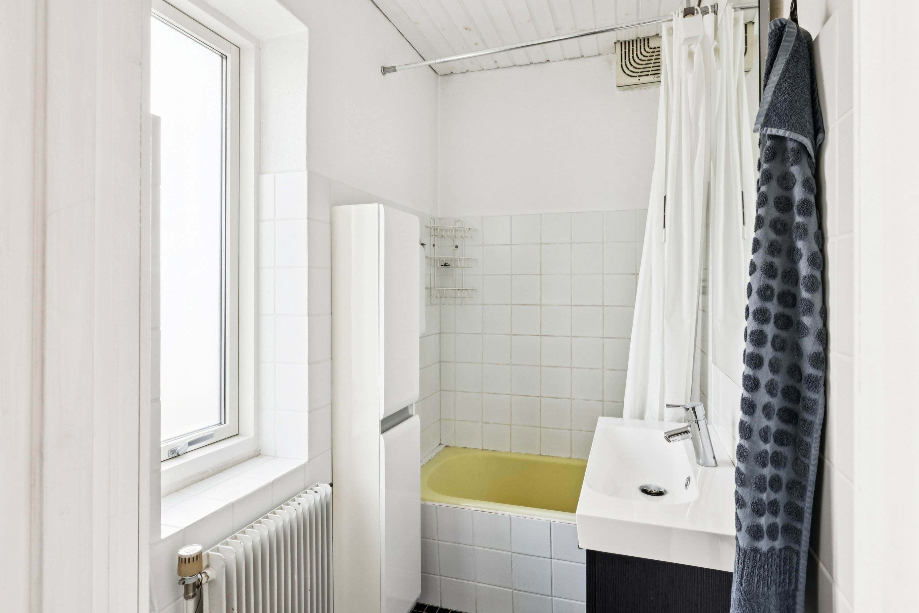 Fremhævet badeværelse billede i fuldskærmstilstand. Billede af Park Alle 7, 8550 Ryomgård