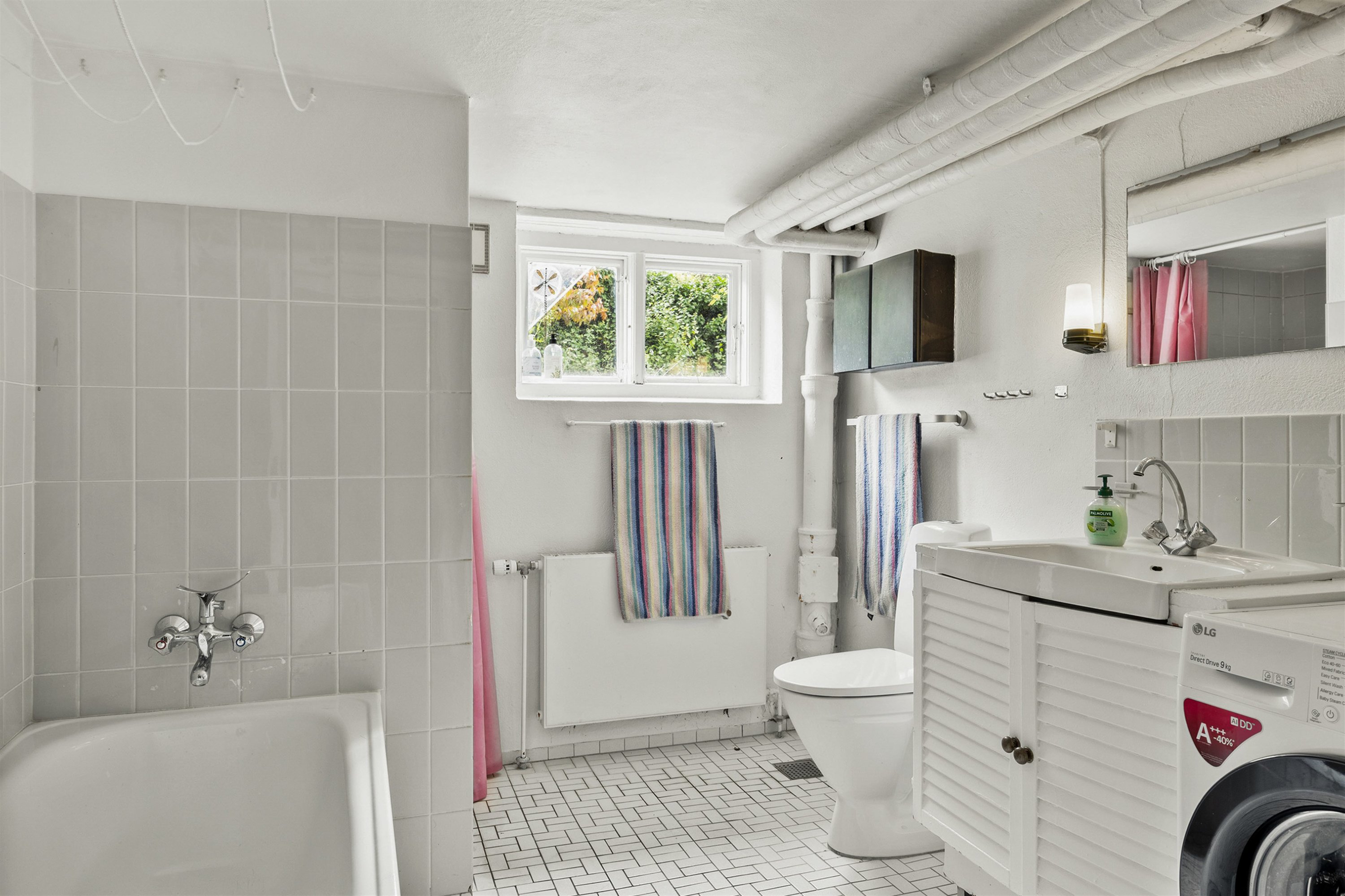 Fremhævet andet billede i fuldskærmstilstand. Billede af Søtoften 14, st.., 2820 Gentofte