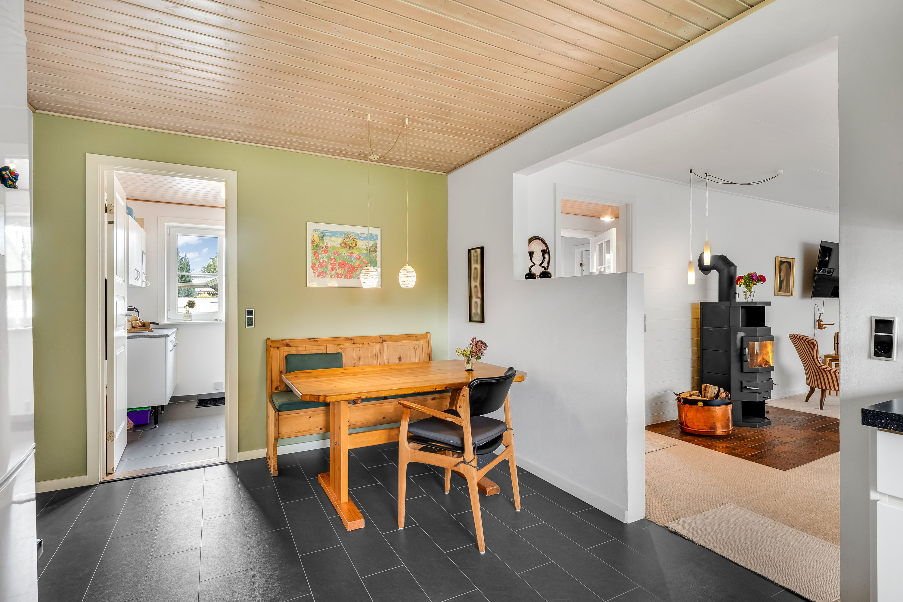 Fremhævet køkken billede i fuldskærmstilstand. Billede af Møllegade 5, Døstrup, 6780 Skærbæk