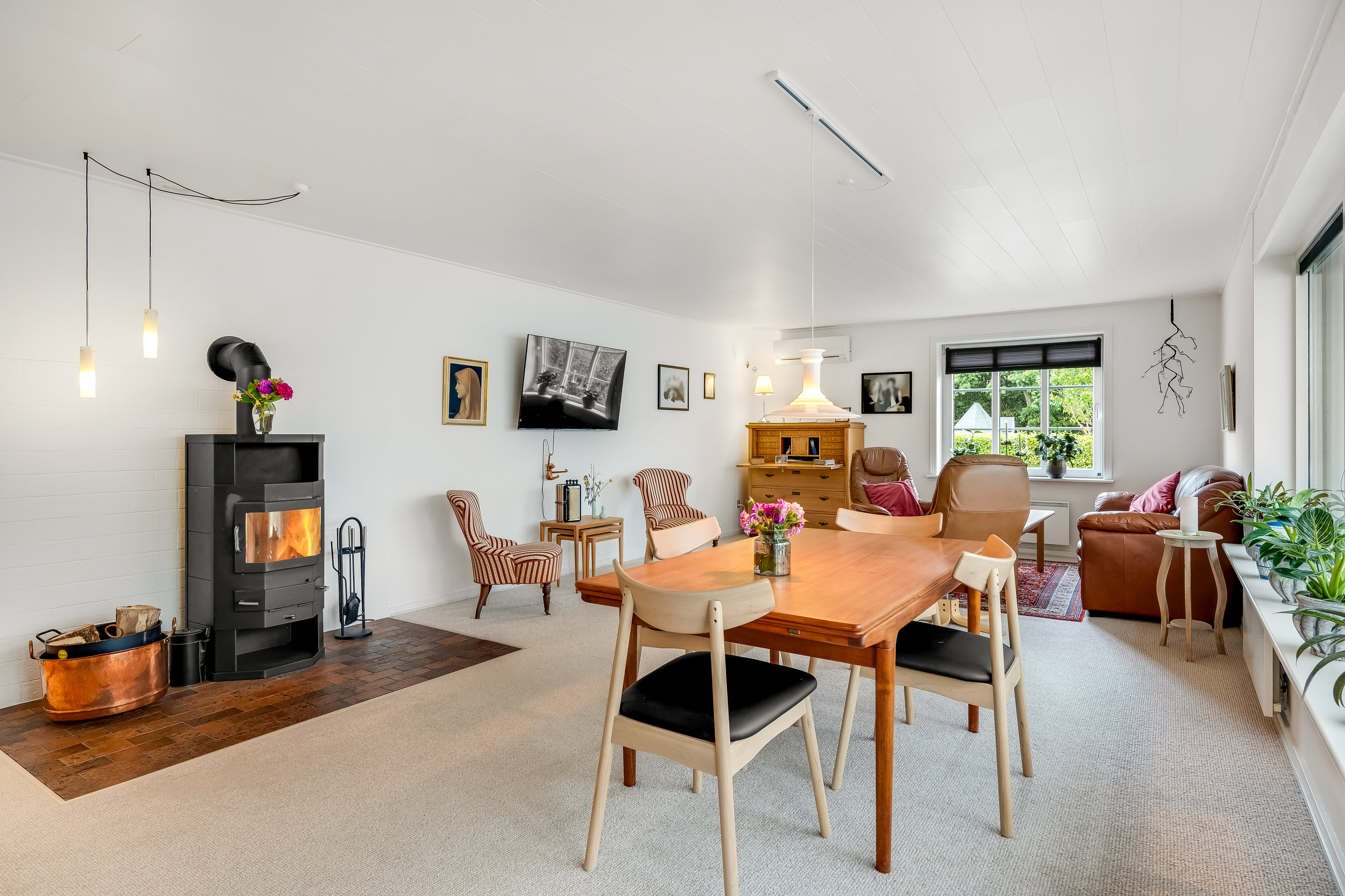 Fremhævet stue billede i fuldskærmstilstand. Billede af Møllegade 5, Døstrup, 6780 Skærbæk