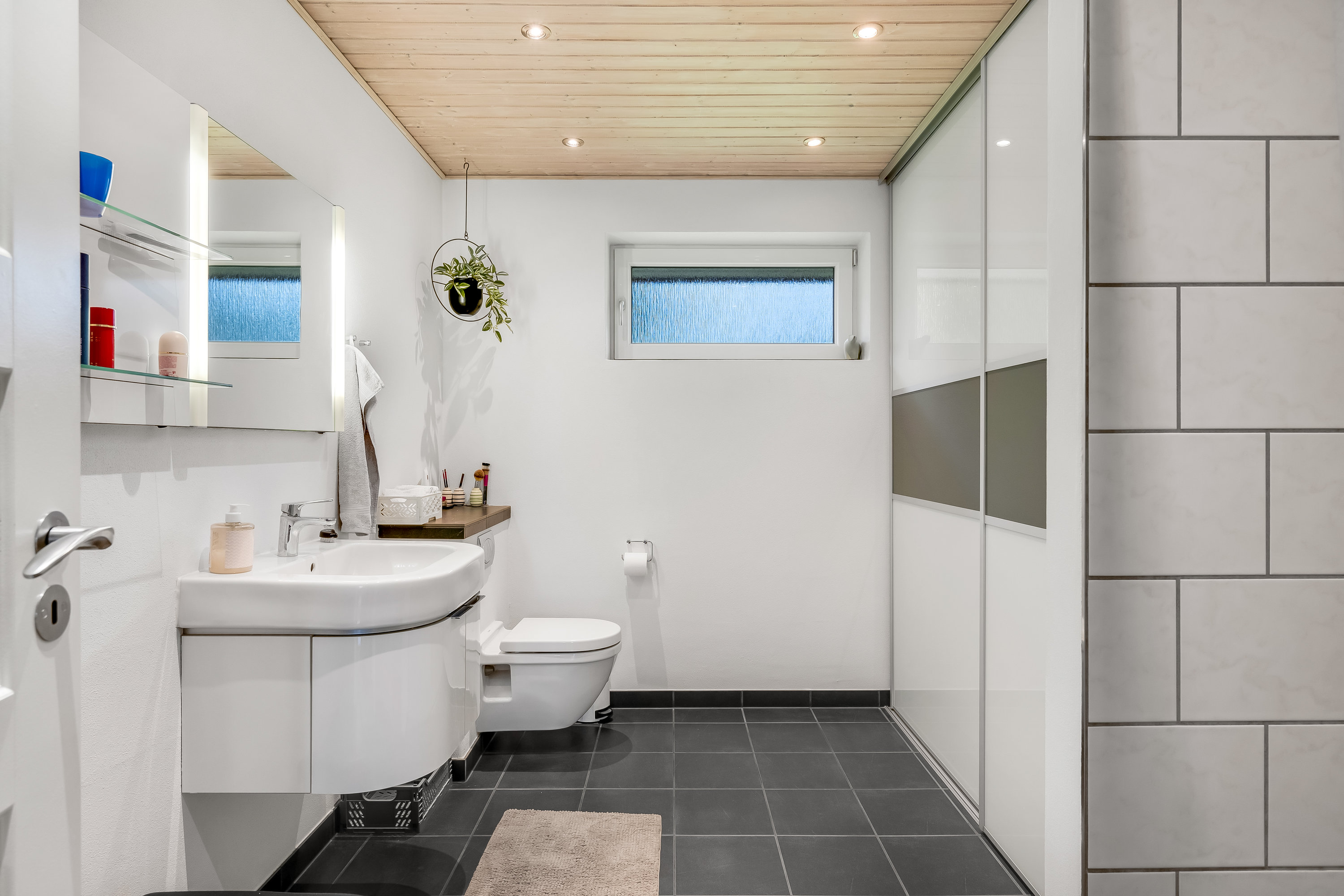 Fremhævet badeværlese billede i fuldskærmstilstand. Billede af Møllegade 5, Døstrup, 6780 Skærbæk