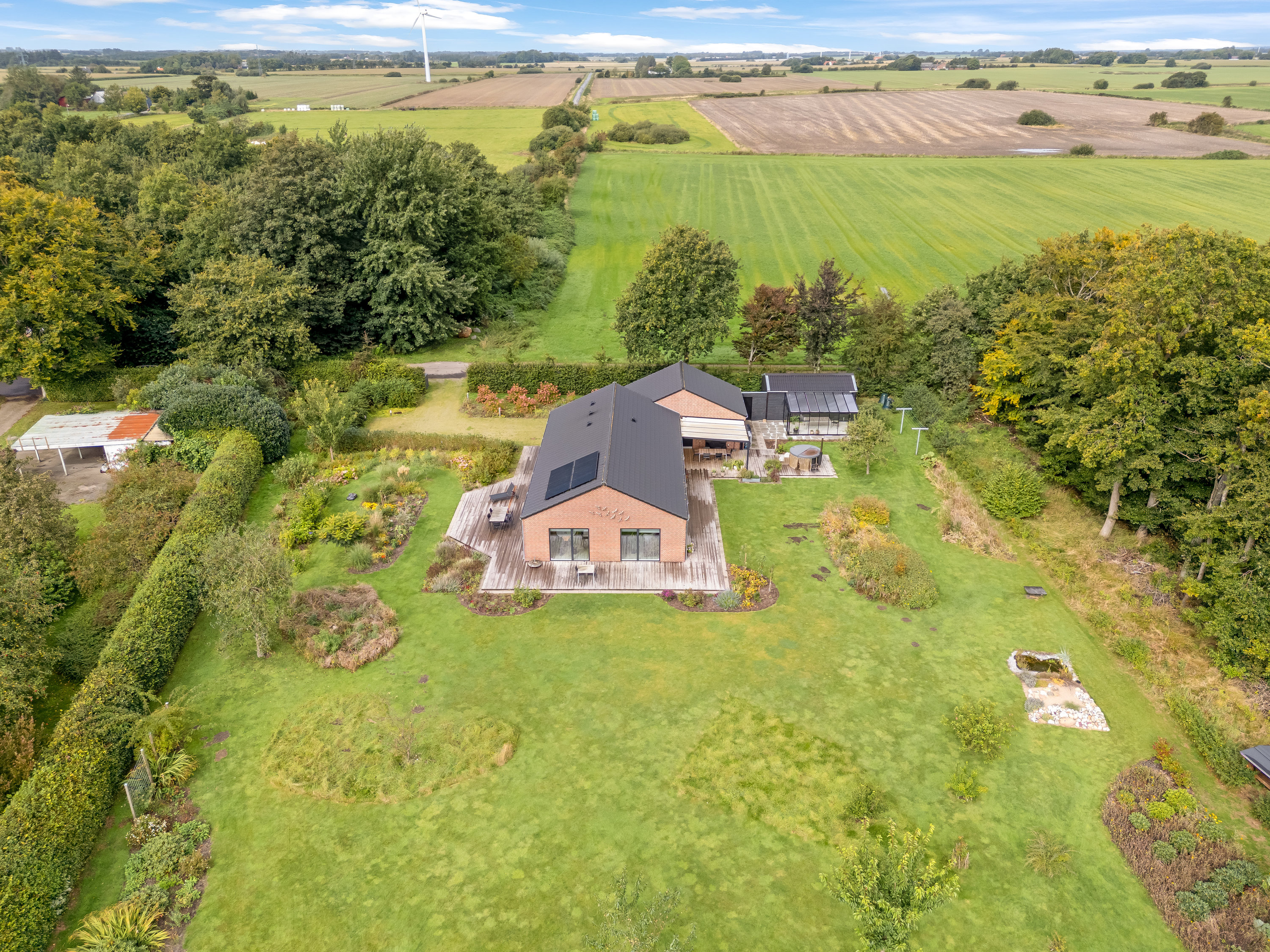 Fremhævet luftfoto billede i fuldskærmstilstand. Billede af Midtengvej 3, Ll Emmerske, 6270 Tønder