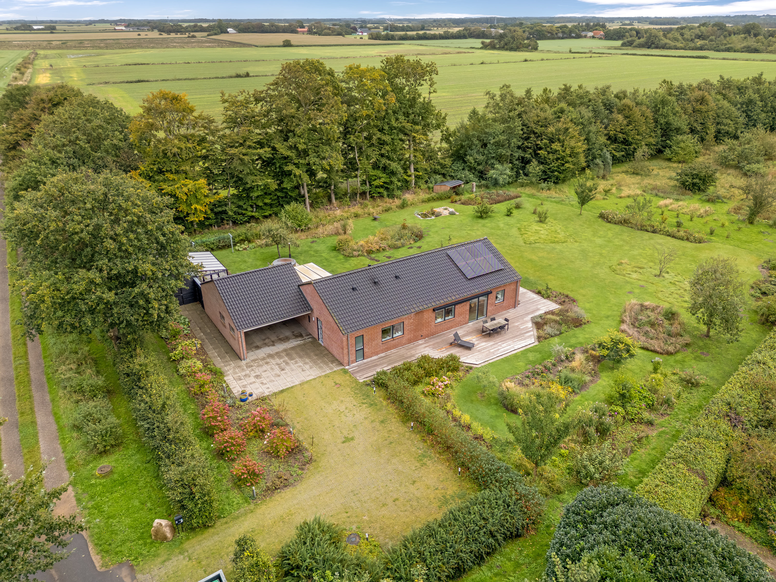 Miniaturebillede 2: luftfoto. Billede af Midtengvej 3, Ll Emmerske, 6270 Tønder