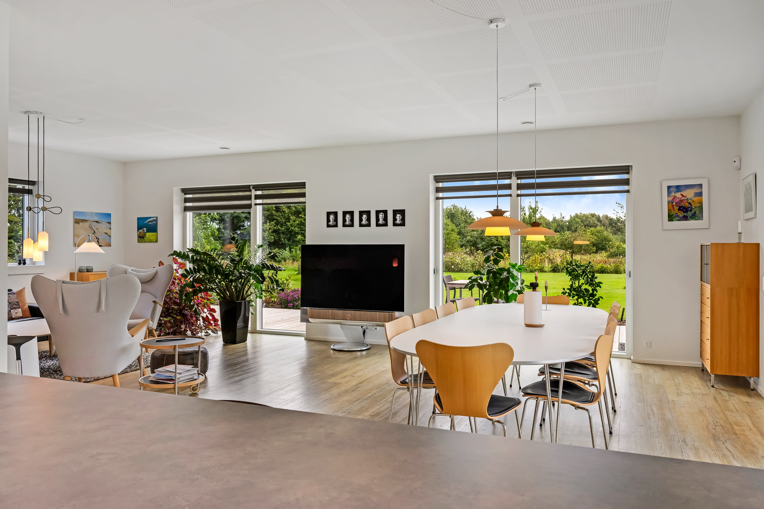 Fremhævet stue billede i fuldskærmstilstand. Billede af Midtengvej 3, Ll Emmerske, 6270 Tønder