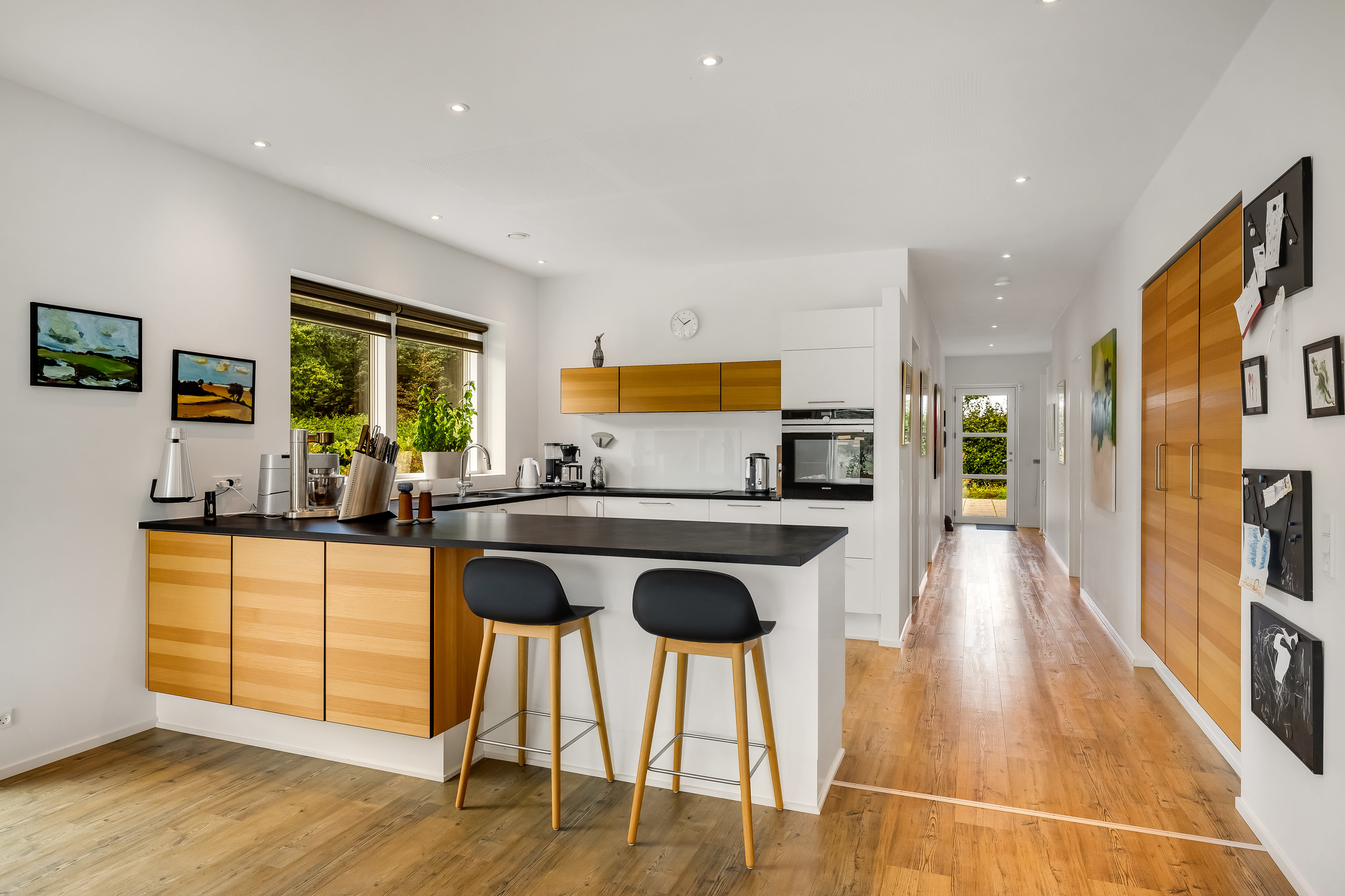 Fremhævet køkken billede i fuldskærmstilstand. Billede af Midtengvej 3, Ll Emmerske, 6270 Tønder