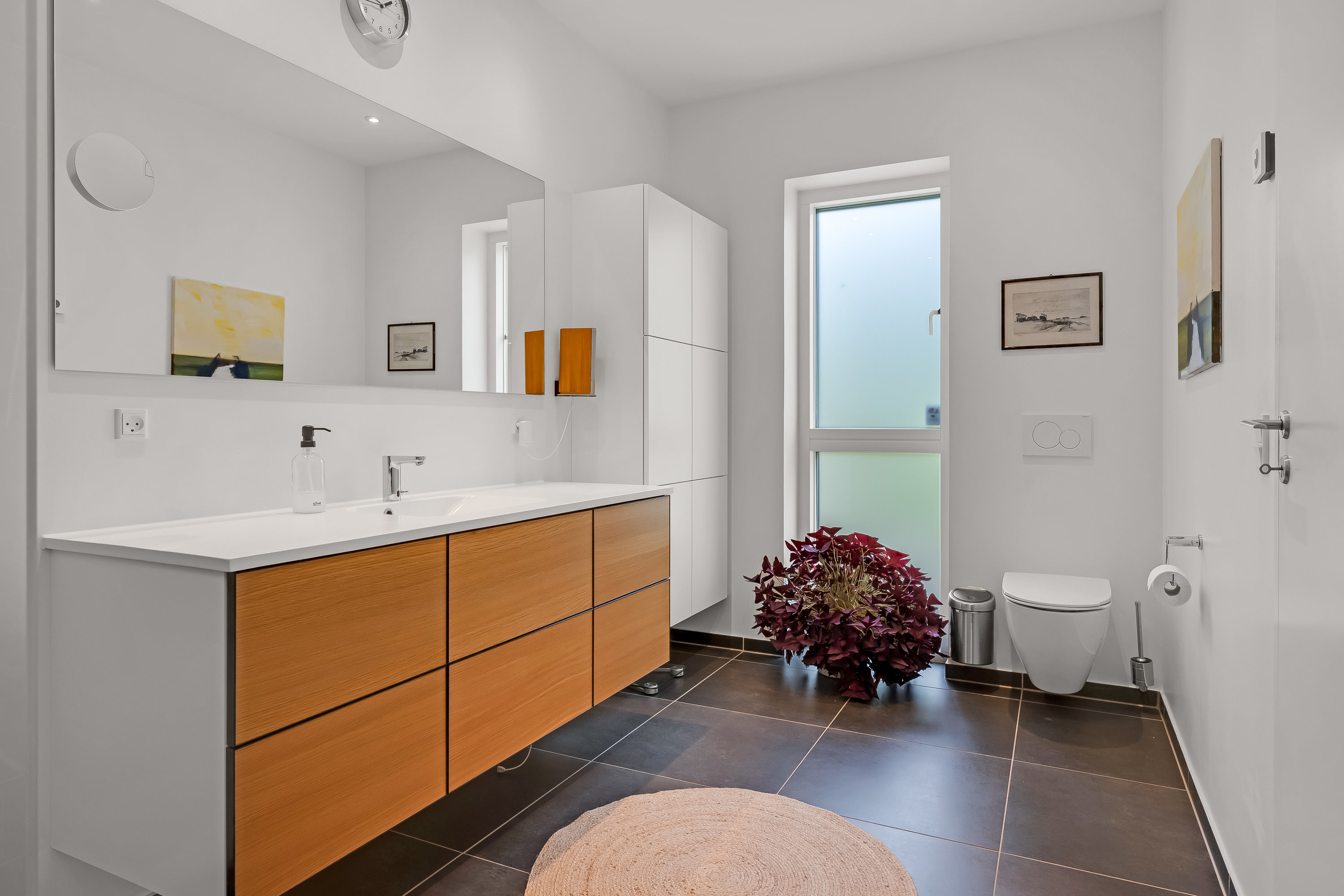 Fremhævet badeværelse billede i fuldskærmstilstand. Billede af Midtengvej 3, Ll Emmerske, 6270 Tønder