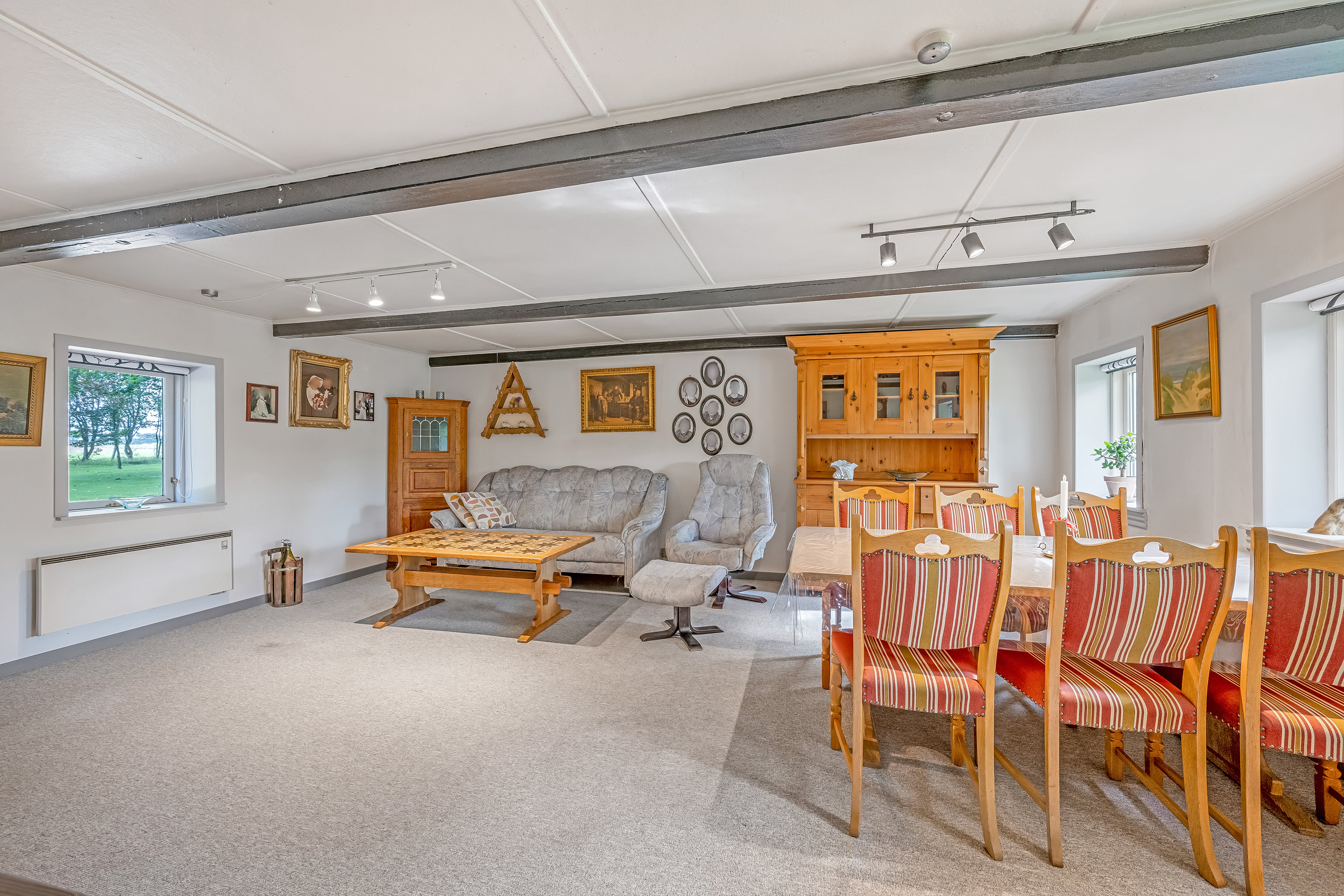 Fremhævet stue billede i fuldskærmstilstand. Billede af Haunstrupvej 5, Fjelstervang, 6933 Kibæk