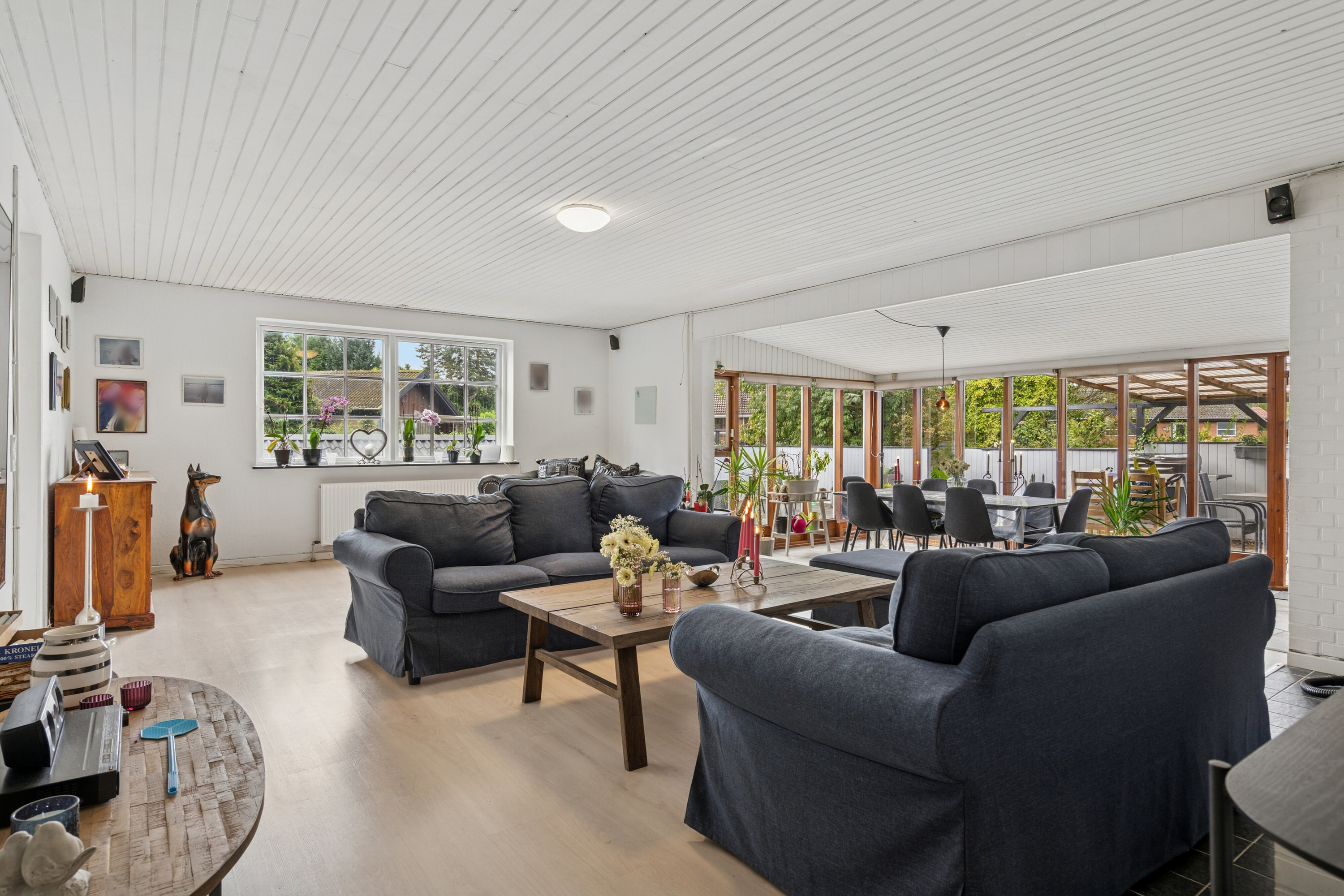 Fremhævet stue billede i fuldskærmstilstand. Billede af Jægervænget 11, Tappernøje, 4733 Tappernøje