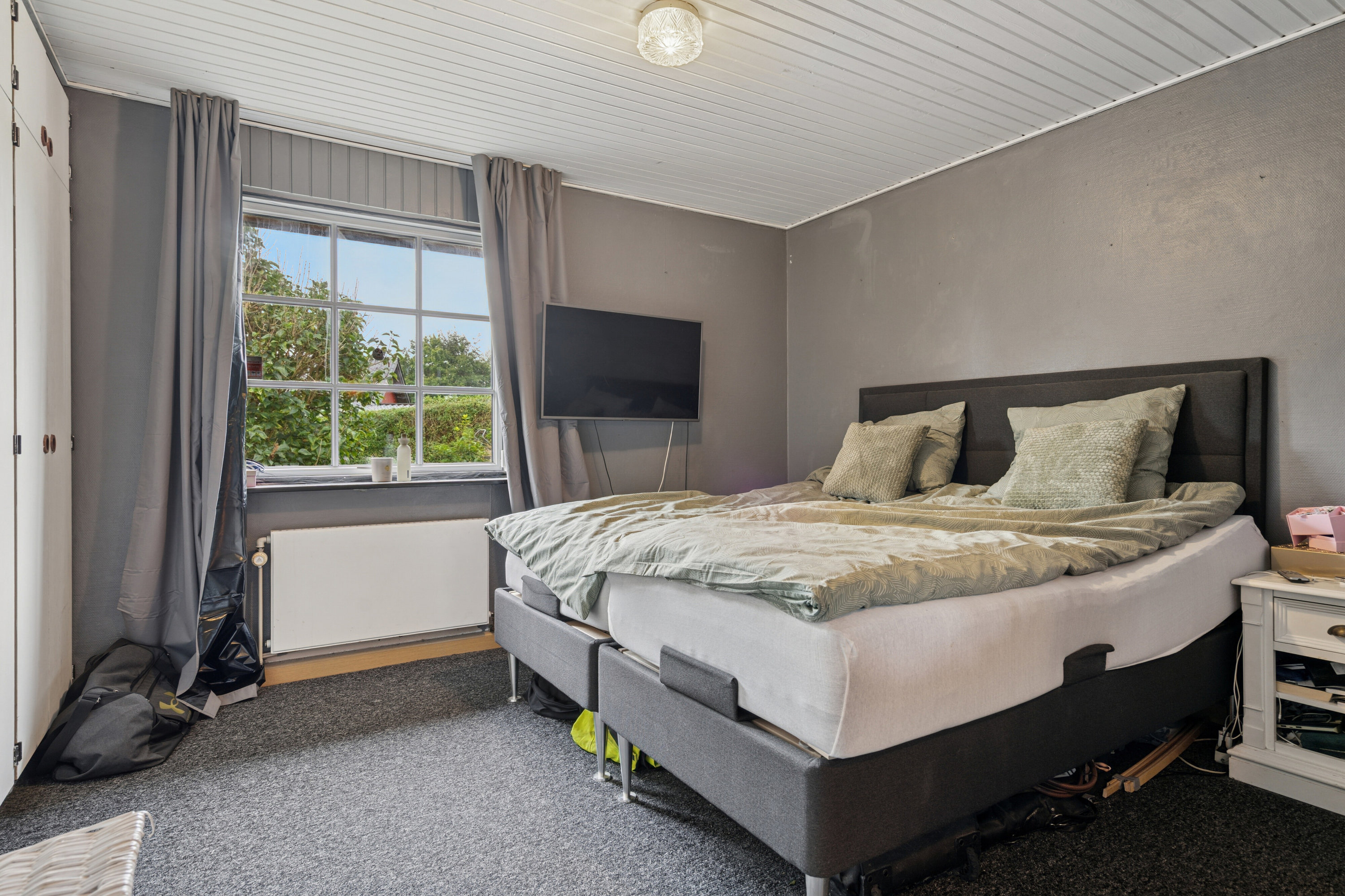 Fremhævet soveværelse billede i fuldskærmstilstand. Billede af Jægervænget 11, Tappernøje, 4733 Tappernøje