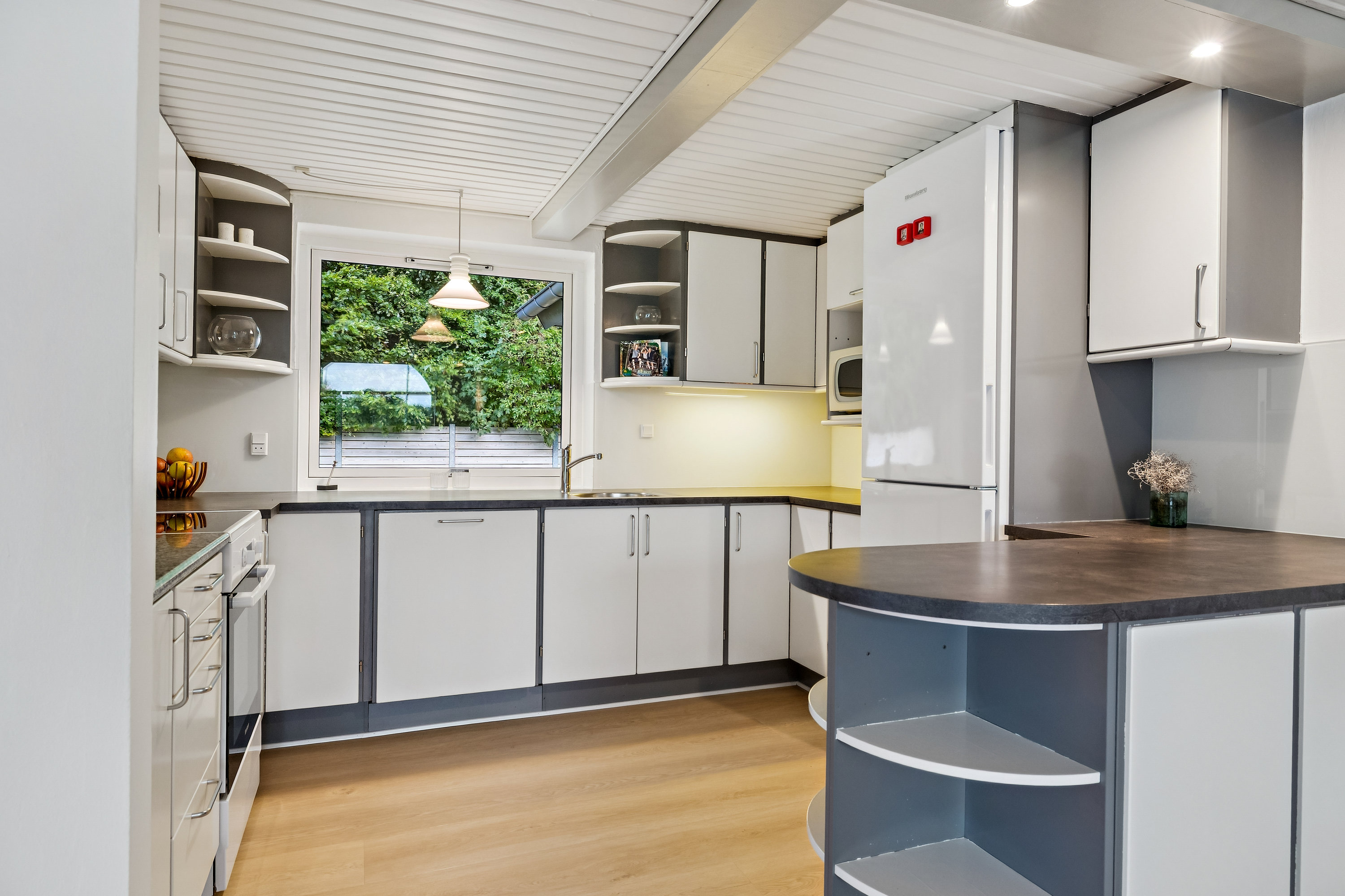 Fremhævet køkken billede i fuldskærmstilstand. Billede af Gravene 3, 8981 Spentrup