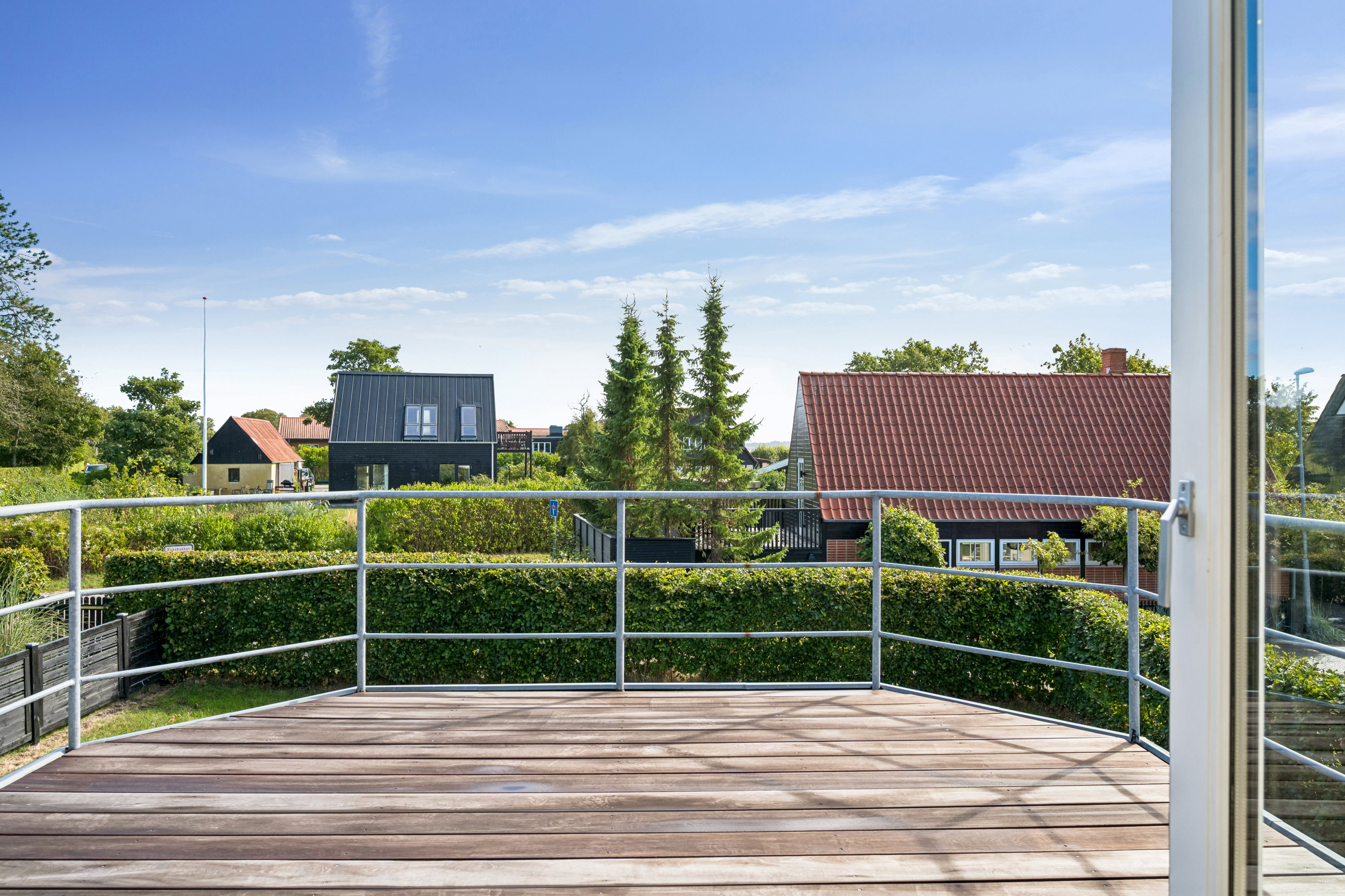Fremhævet terrasse billede i fuldskærmstilstand. Billede af Egil Fischers Vej 3, Femmøller Strand, 8400 Ebeltoft