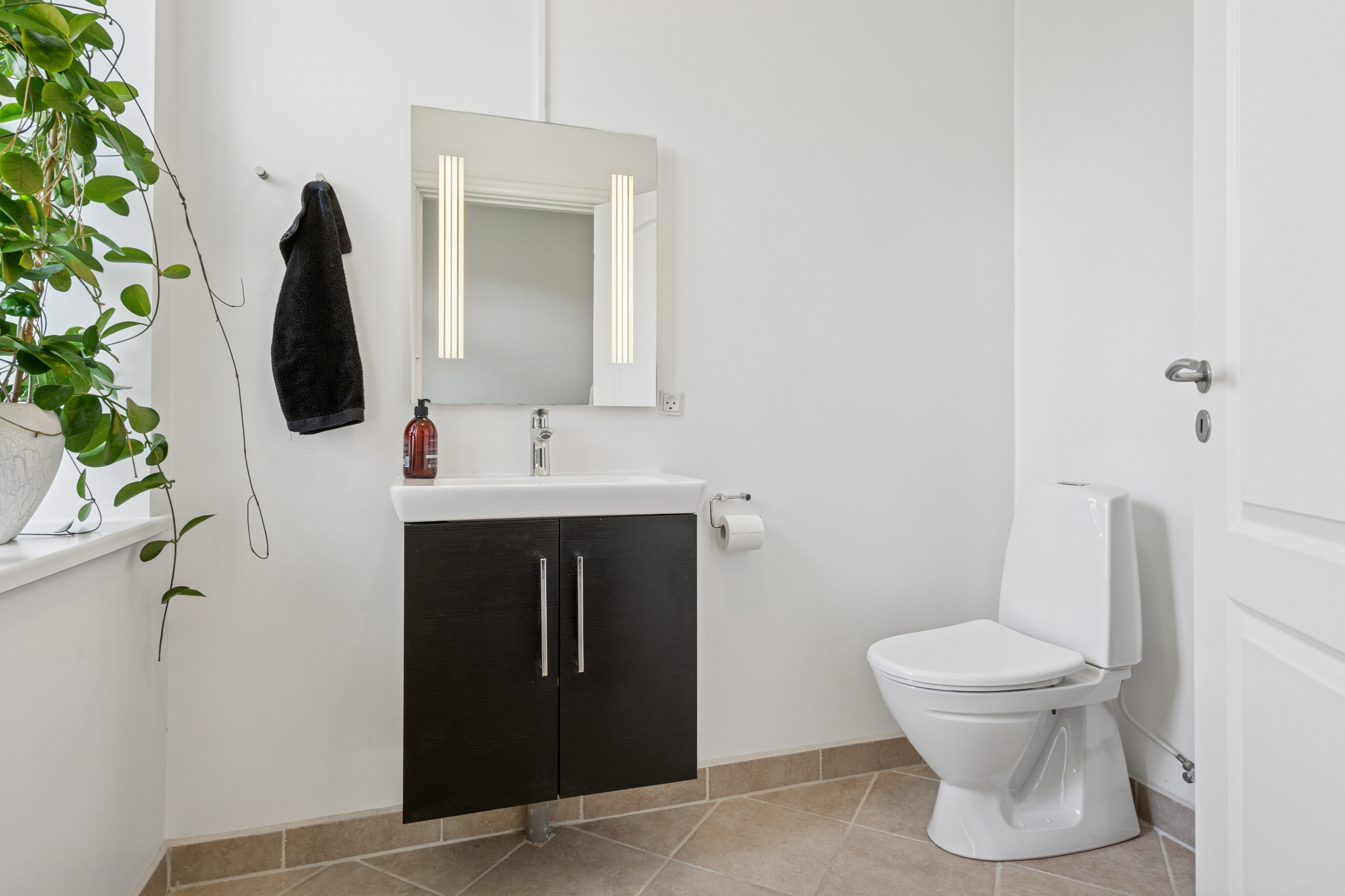 Fremhævet badeværelse billede i fuldskærmstilstand. Billede af Tyvelse Bygade 4, Tyvelse, 4171 Glumsø