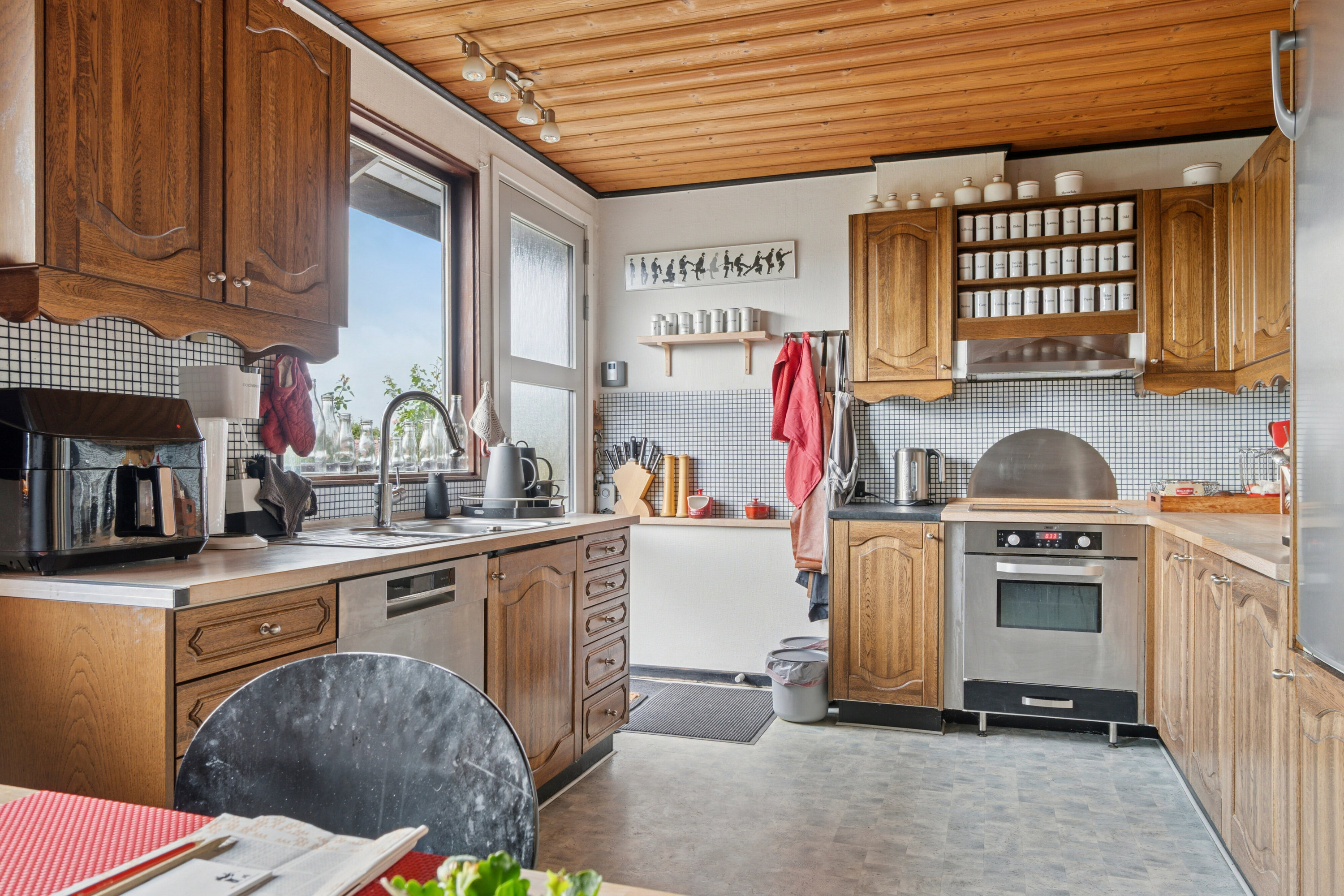 Fremhævet køkken billede i fuldskærmstilstand. Billede af Rådalsvej 58, 4040 Jyllinge