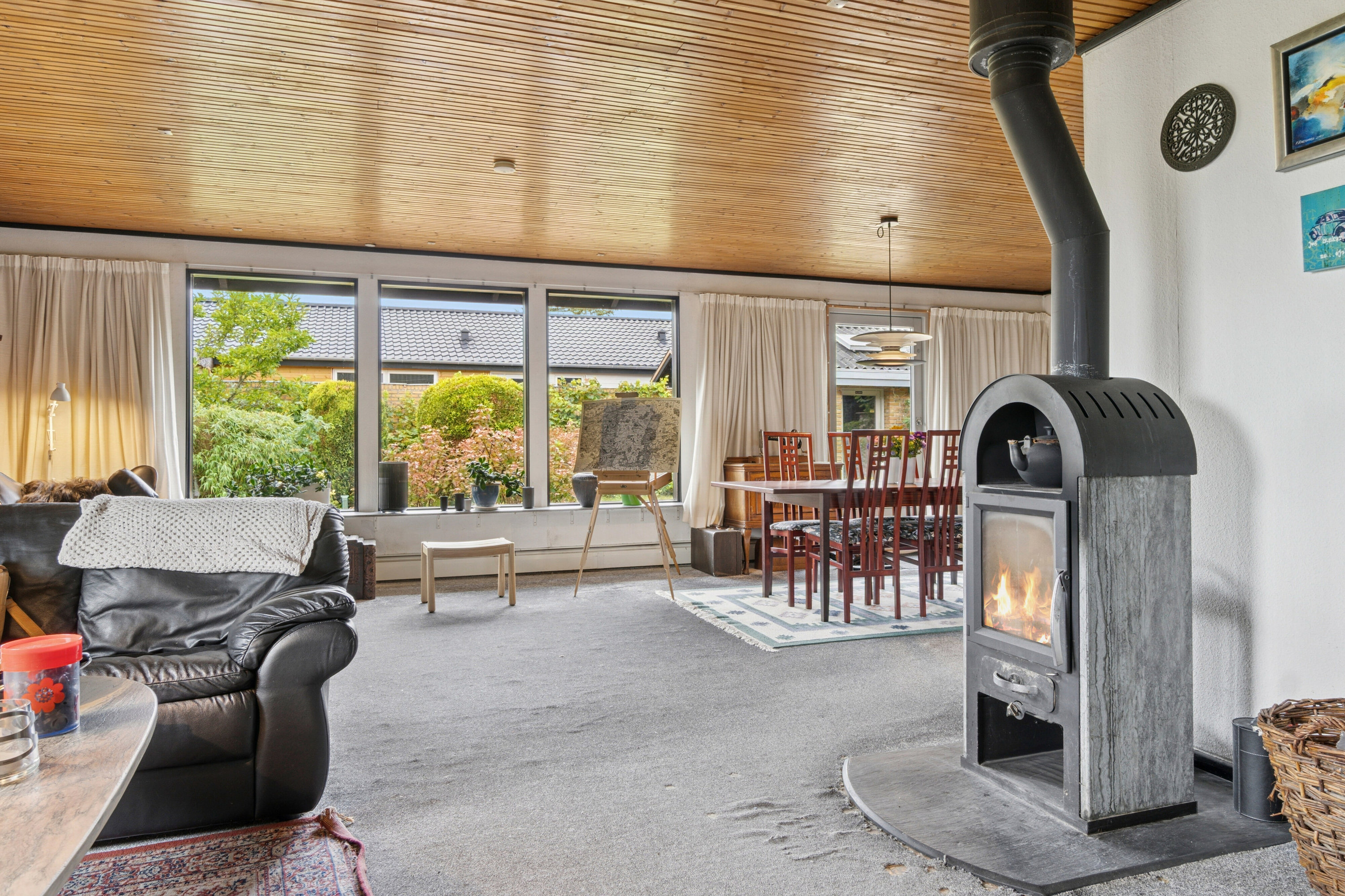 Fremhævet stue billede i fuldskærmstilstand. Billede af Rådalsvej 58, 4040 Jyllinge