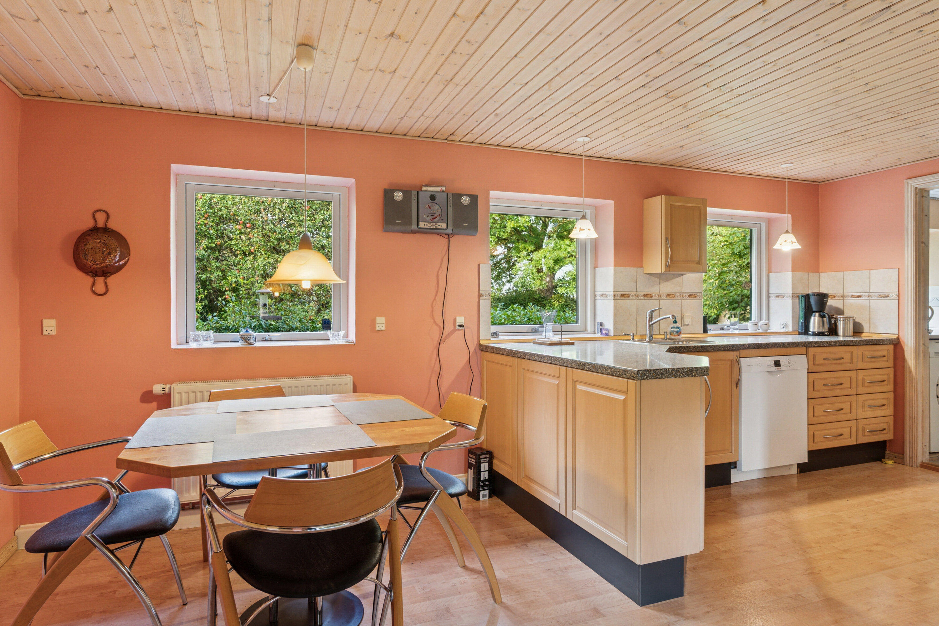 Fremhævet spisestue billede i fuldskærmstilstand. Billede af Jyderupvej 34, Kongsted, 4683 Rønnede