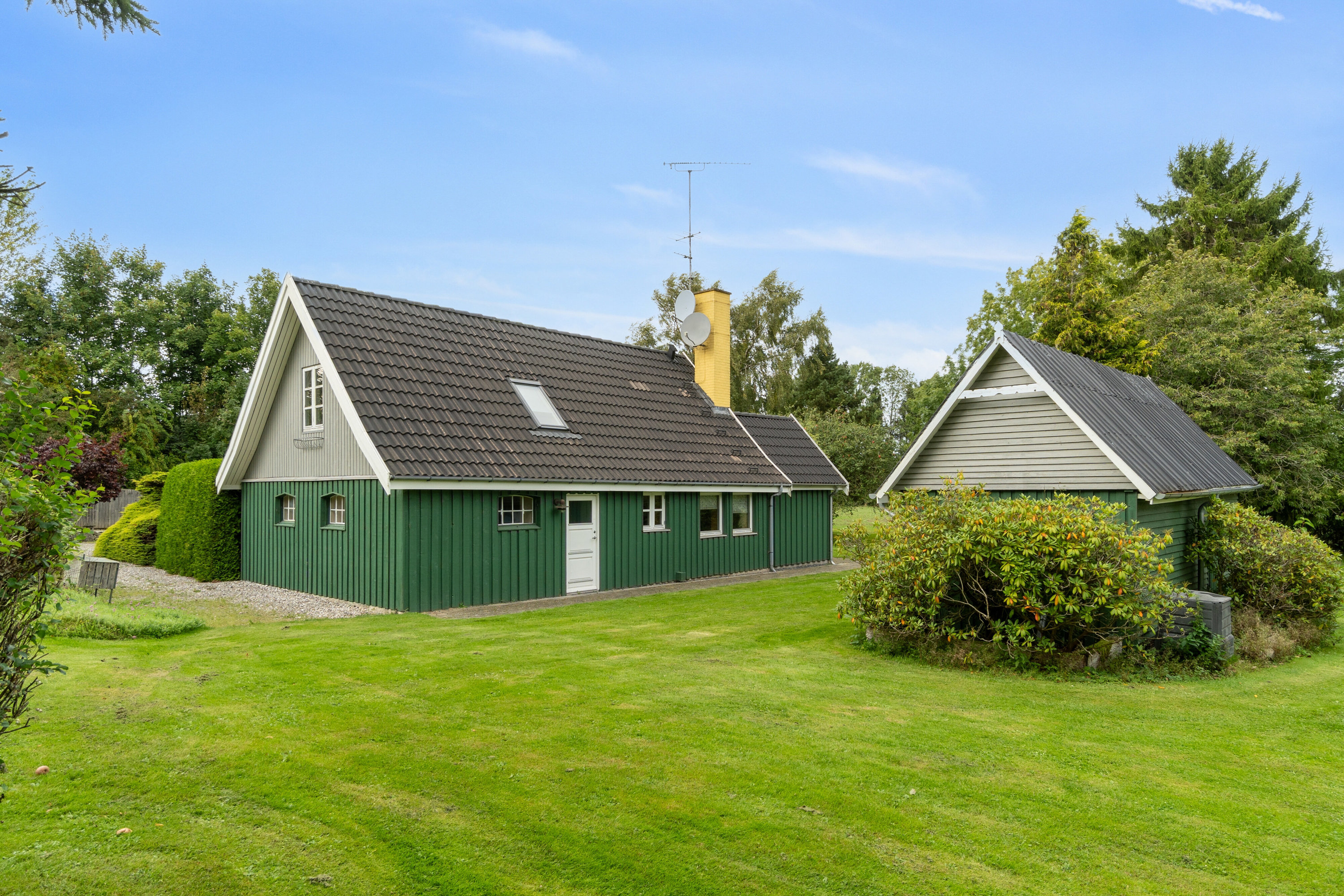 Fremhævet set fra haven billede i fuldskærmstilstand. Billede af Jyderupvej 34, Kongsted, 4683 Rønnede