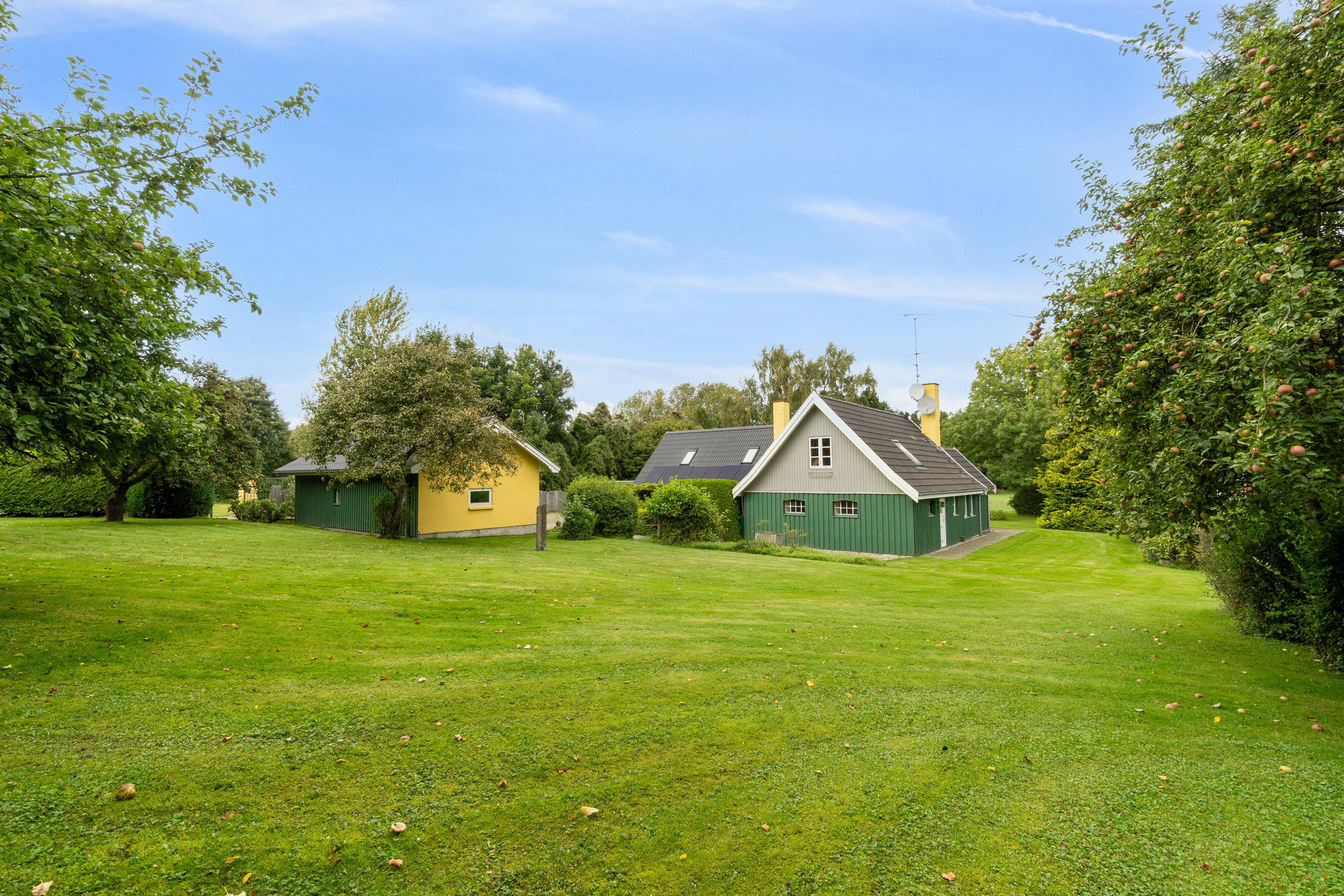 Fremhævet set fra haven billede i fuldskærmstilstand. Billede af Jyderupvej 34, Kongsted, 4683 Rønnede