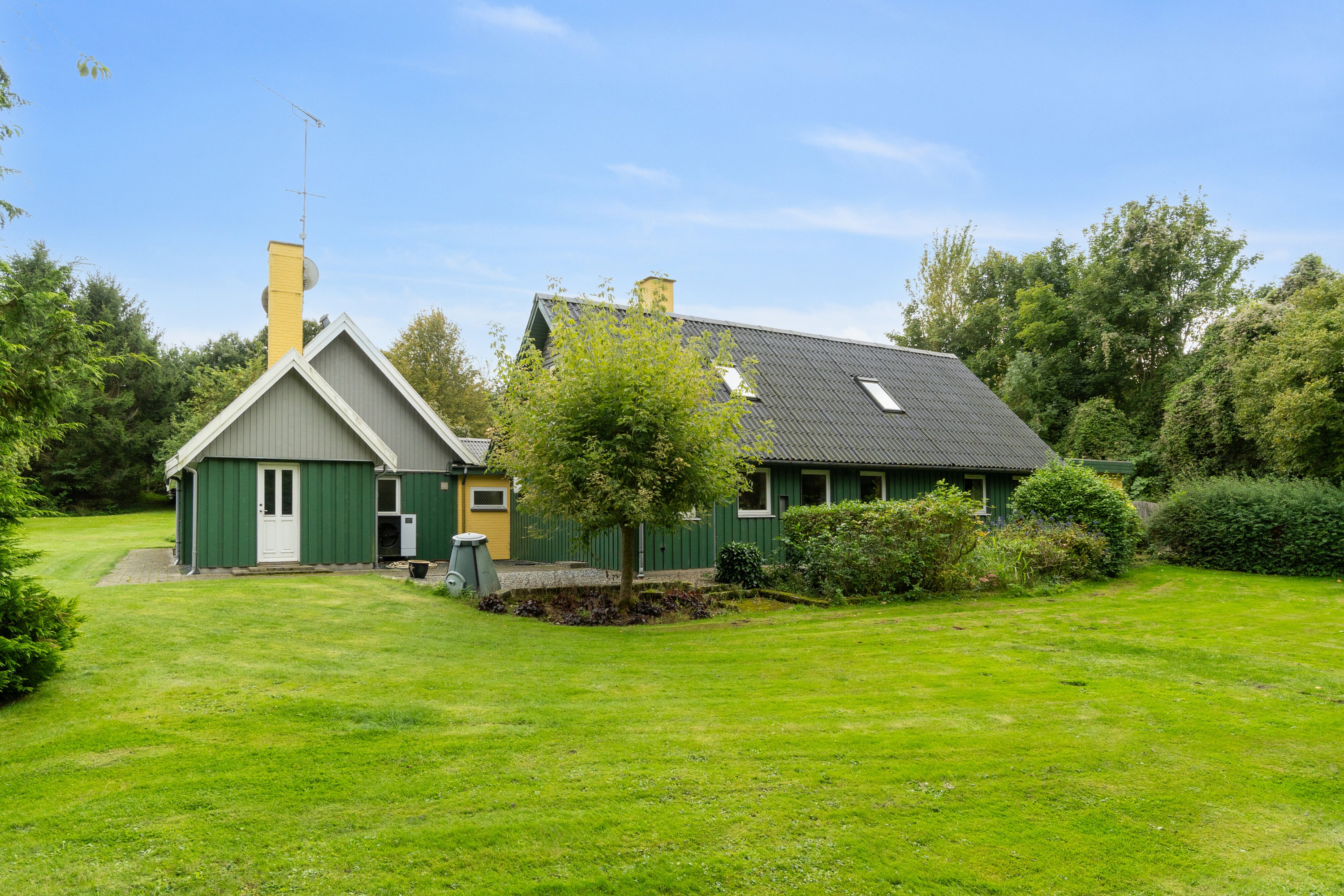 Fremhævet set fra haven billede i fuldskærmstilstand. Billede af Jyderupvej 34, Kongsted, 4683 Rønnede