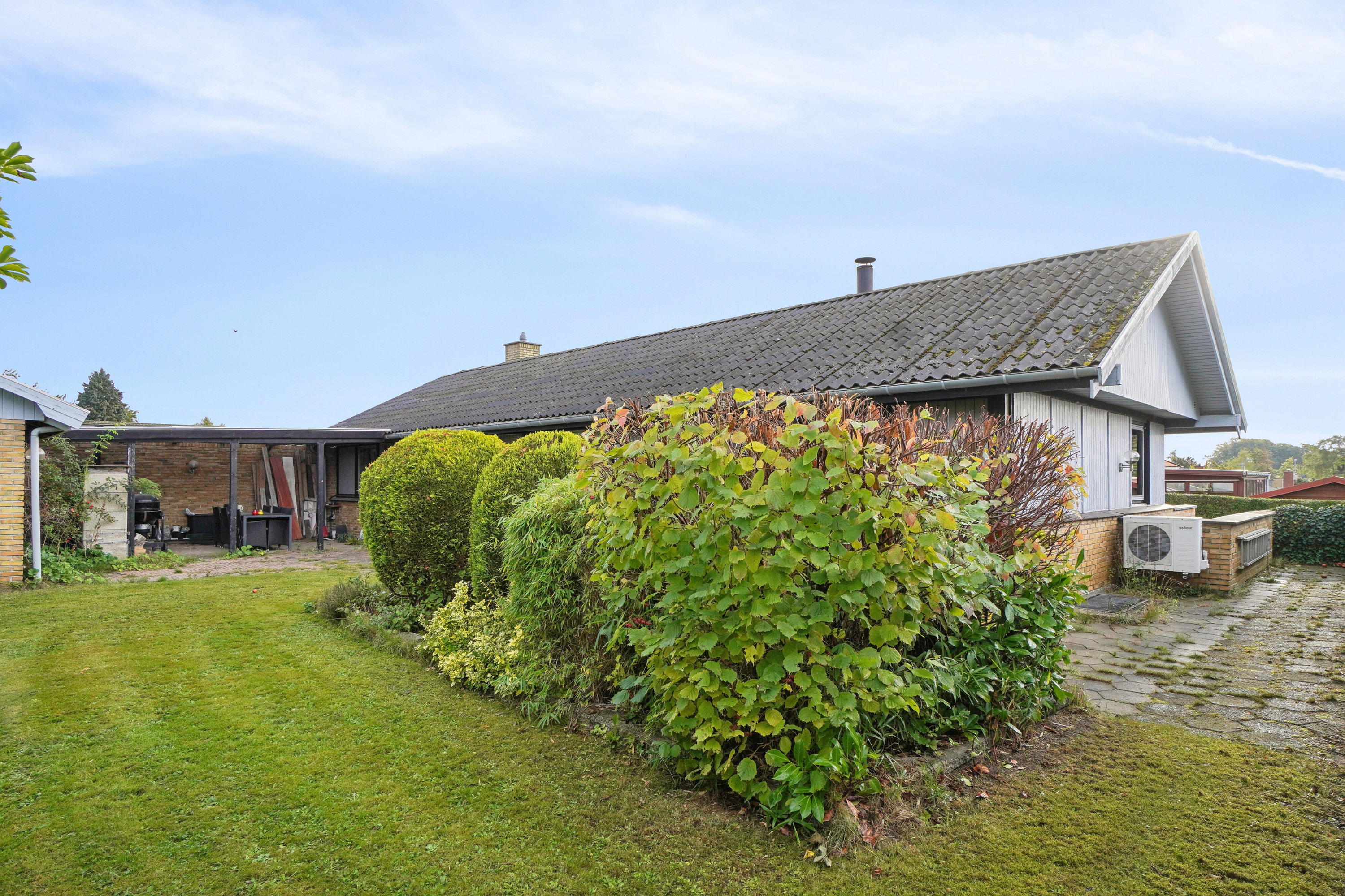 Miniaturebillede 1: set fra haven. Billede af Rådalsvej 58, 4040 Jyllinge