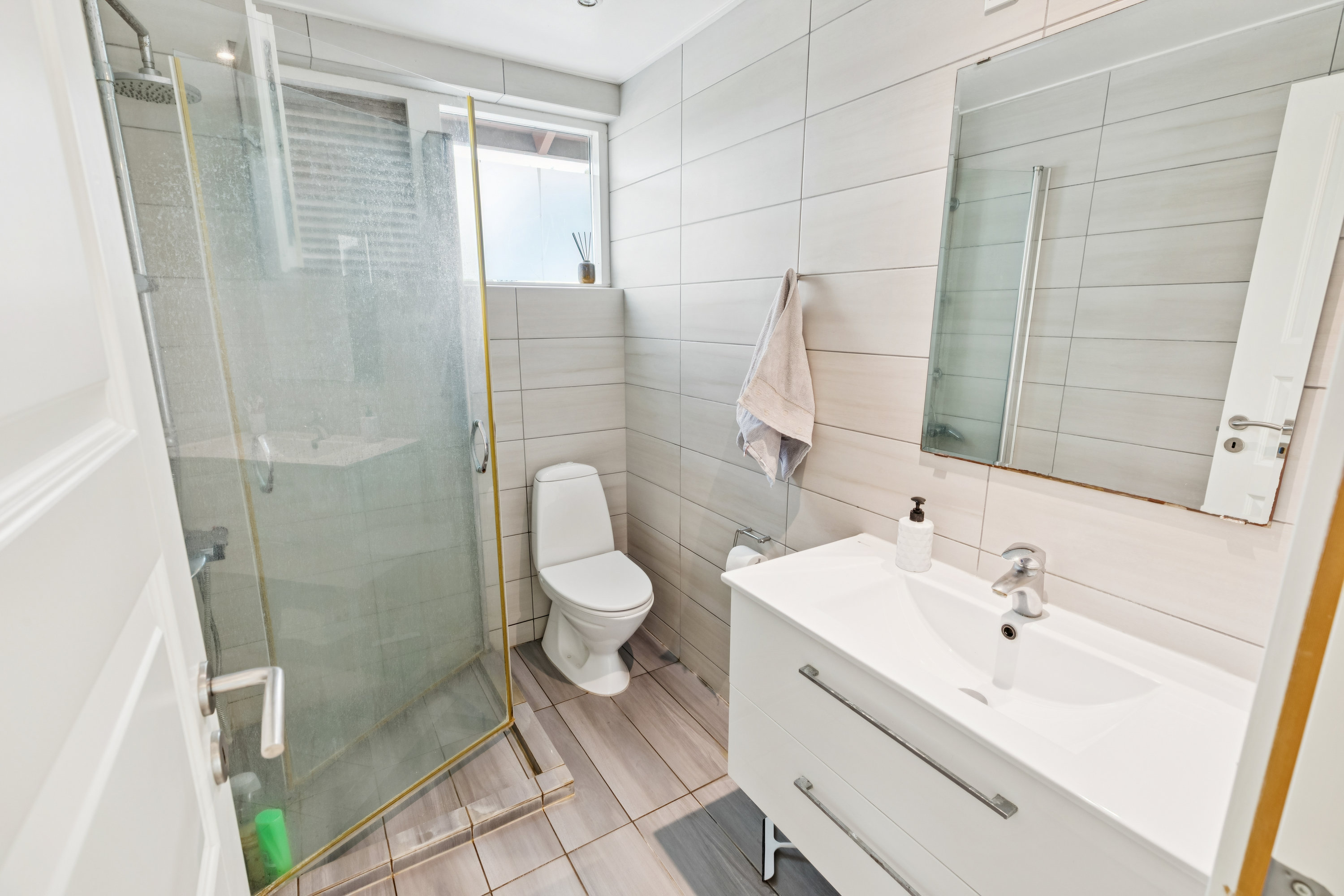 Fremhævet badeværelse billede i fuldskærmstilstand. Billede af Rosenager 1, 2640 Hedehusene