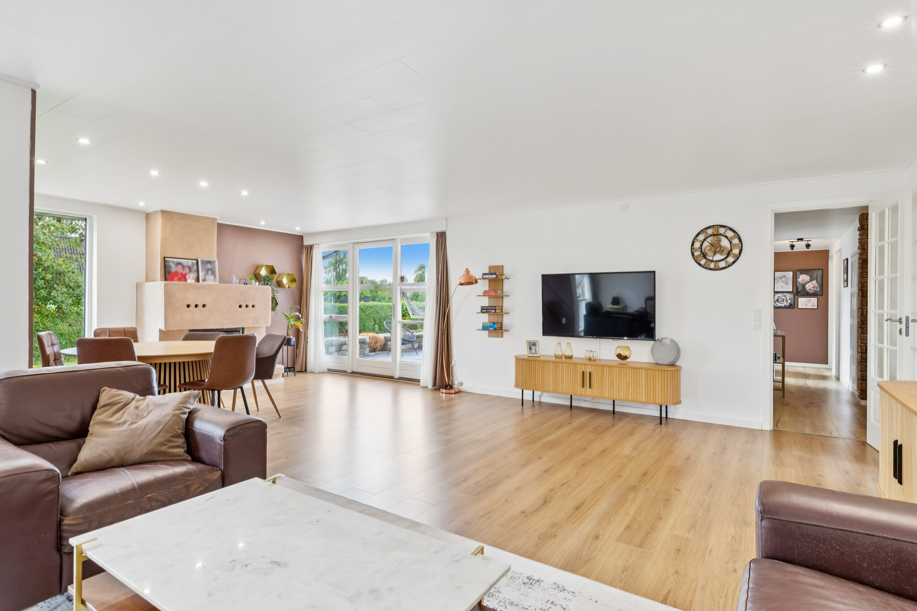 Fremhævet stue billede i fuldskærmstilstand. Billede af Rosenager 1, 2640 Hedehusene